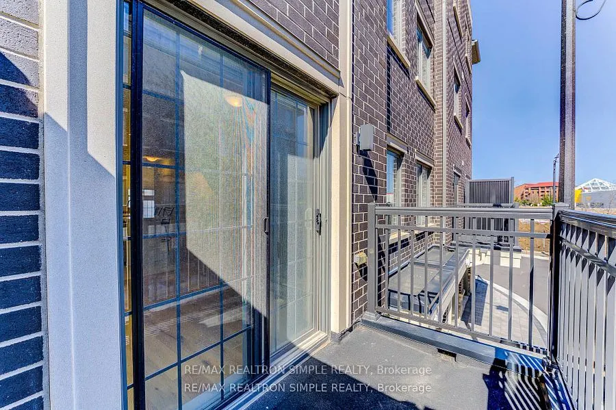 20 Maybank Lane