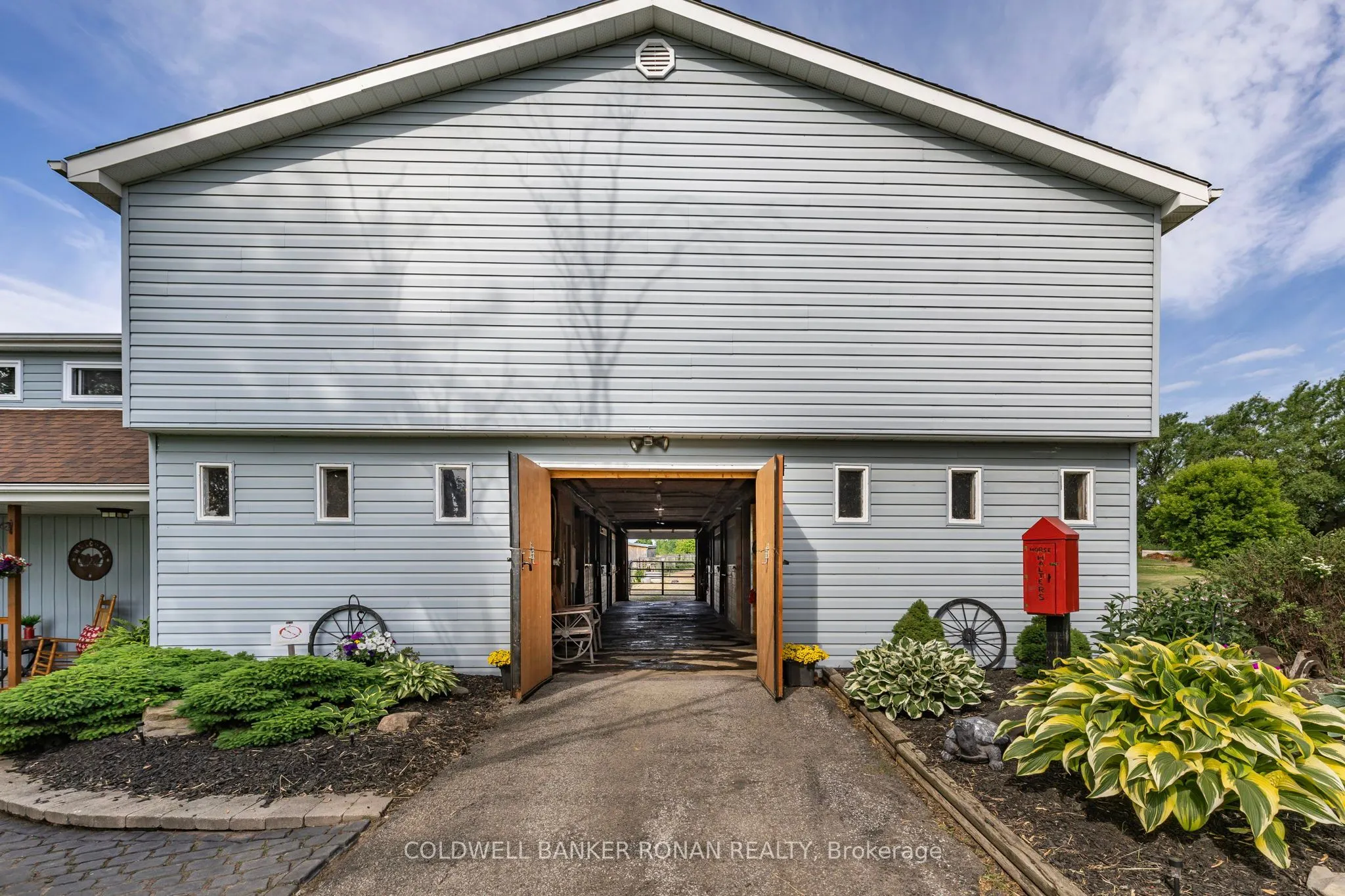 4582 concession Road 5