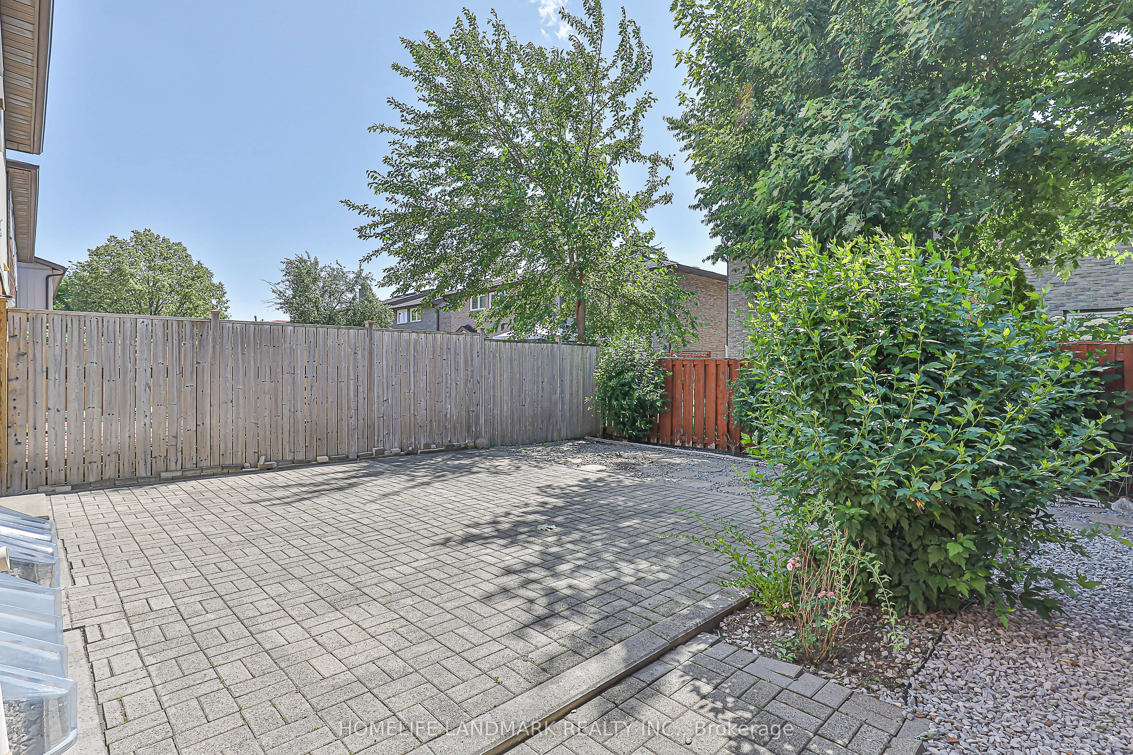 103 Fullerton Crescent