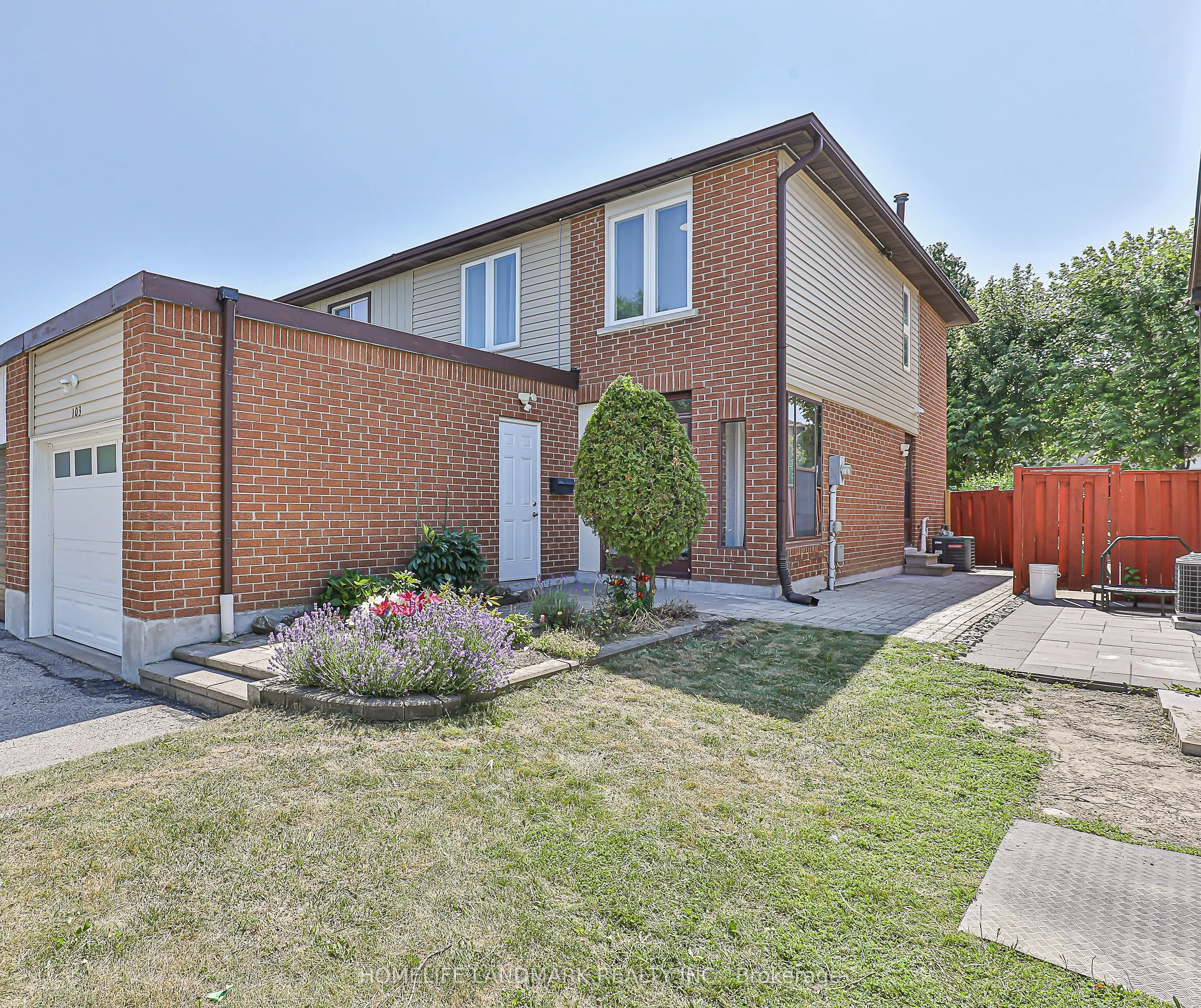 103 Fullerton Crescent