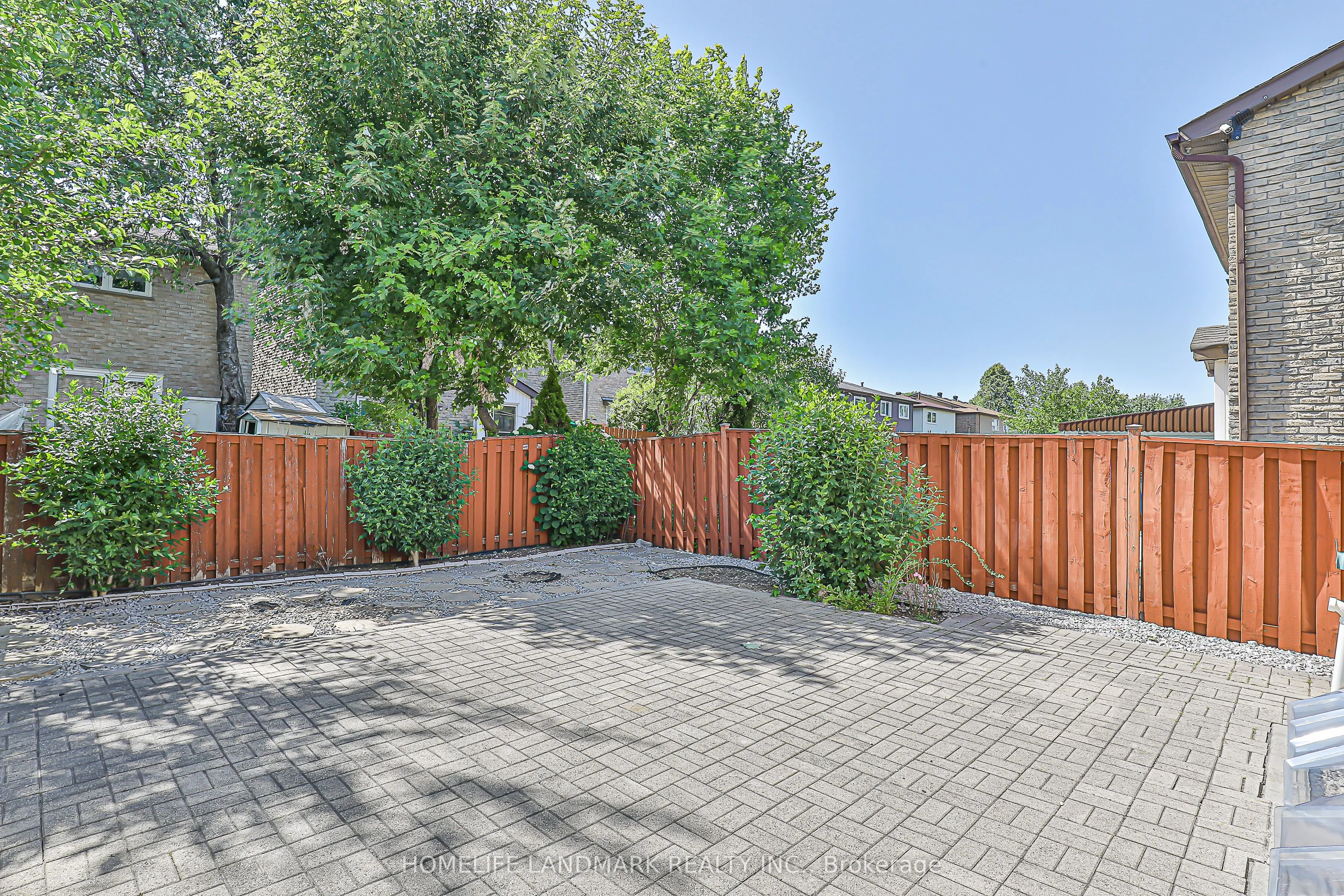 103 Fullerton Crescent