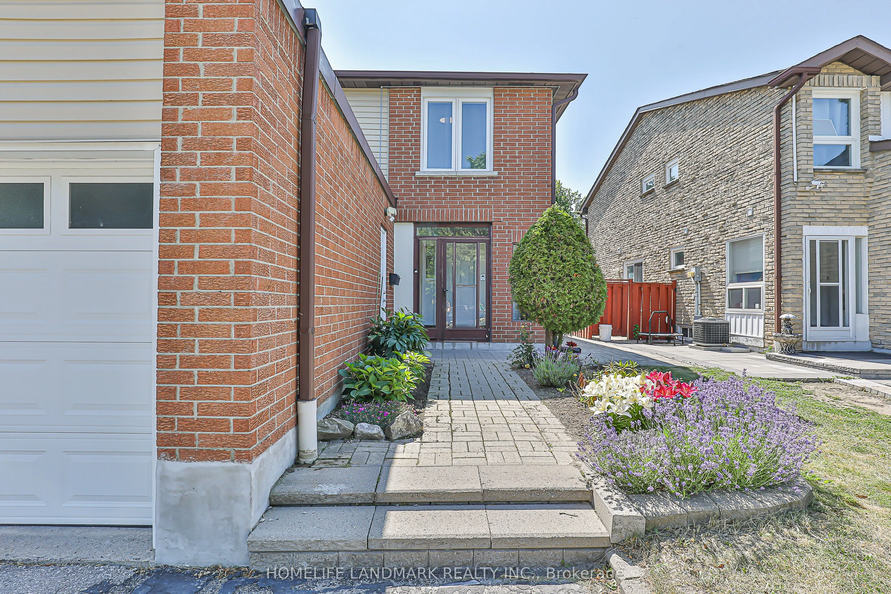 103 Fullerton Crescent