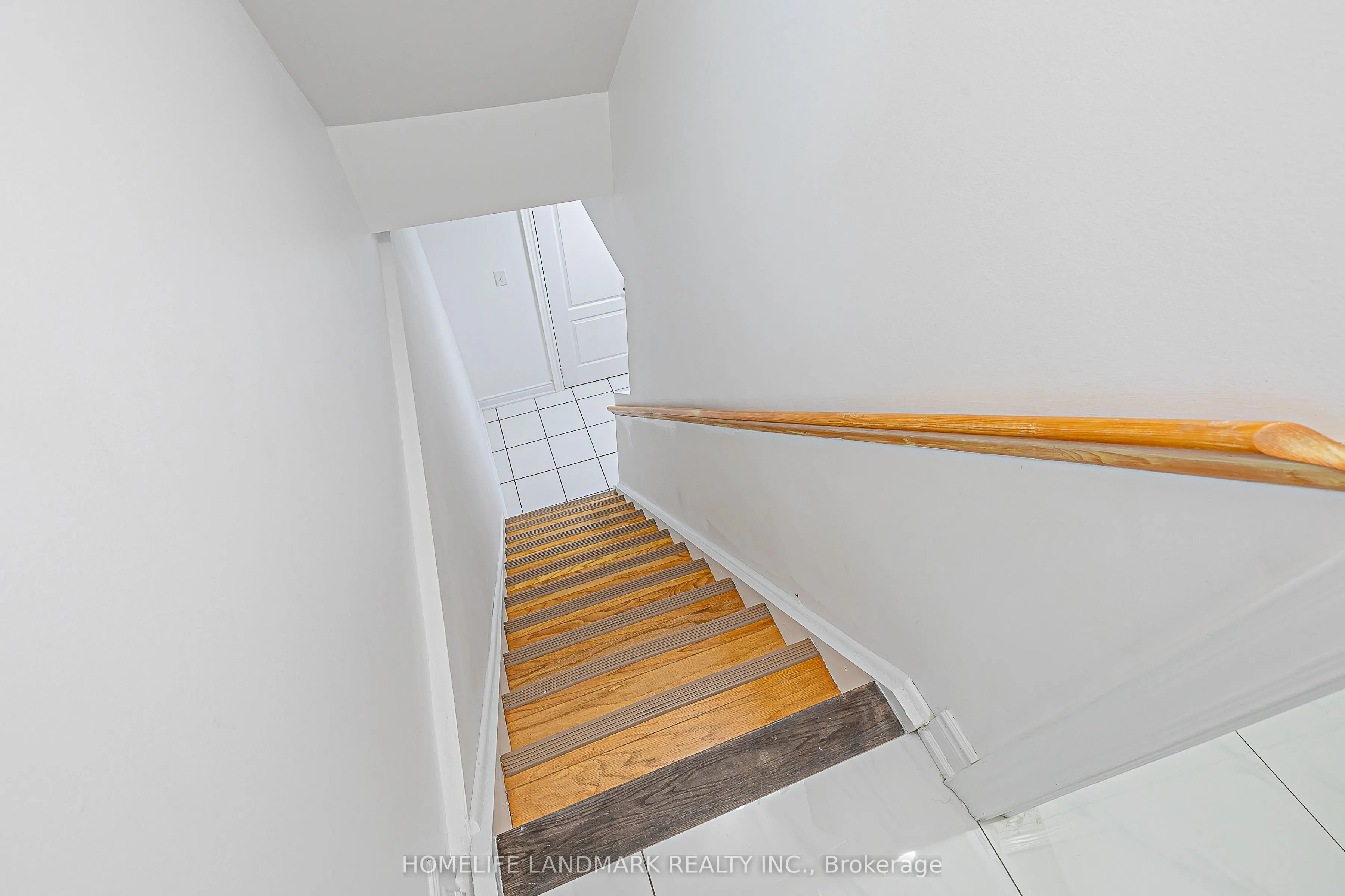 103 Fullerton Crescent