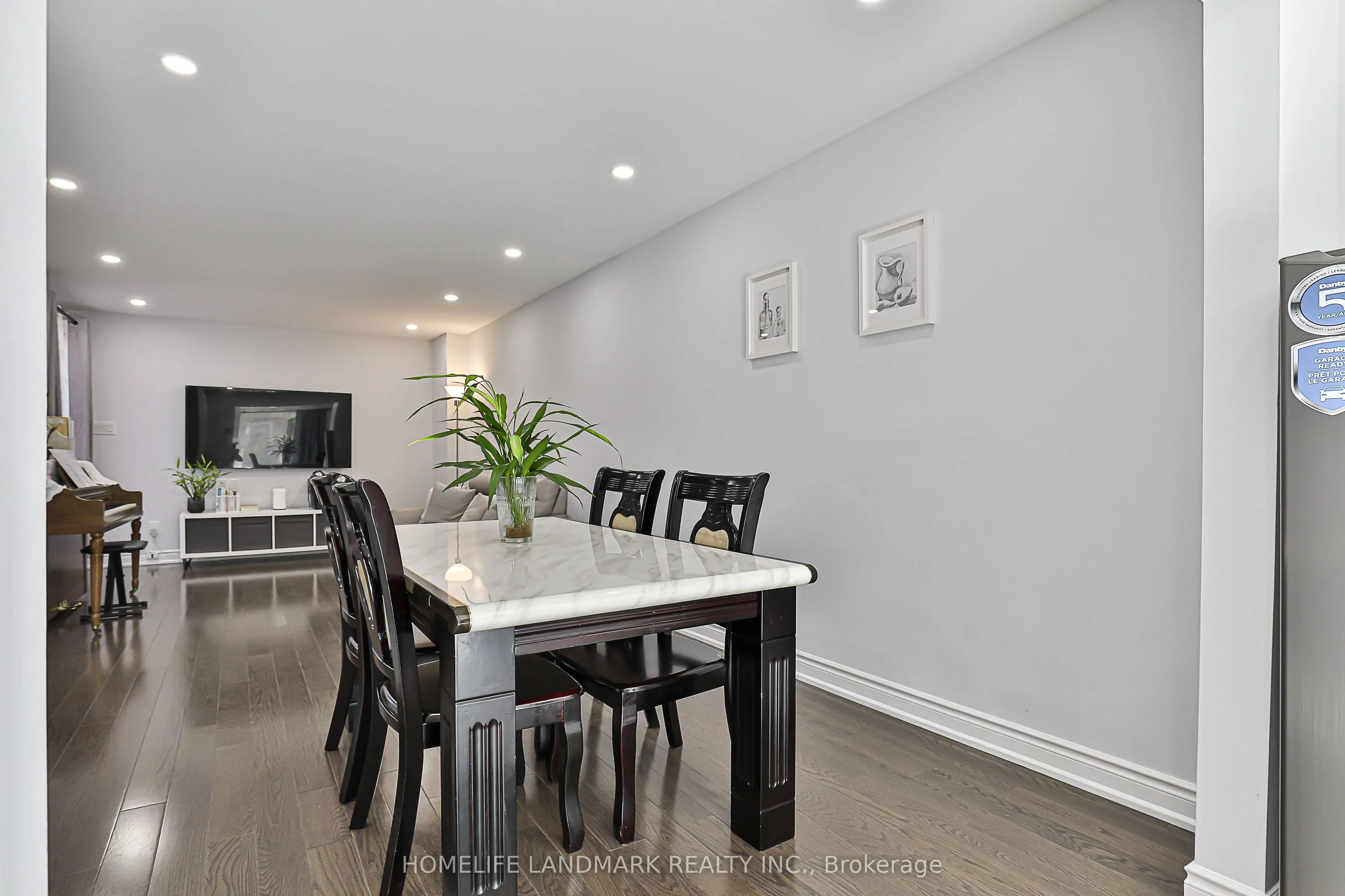 103 Fullerton Crescent
