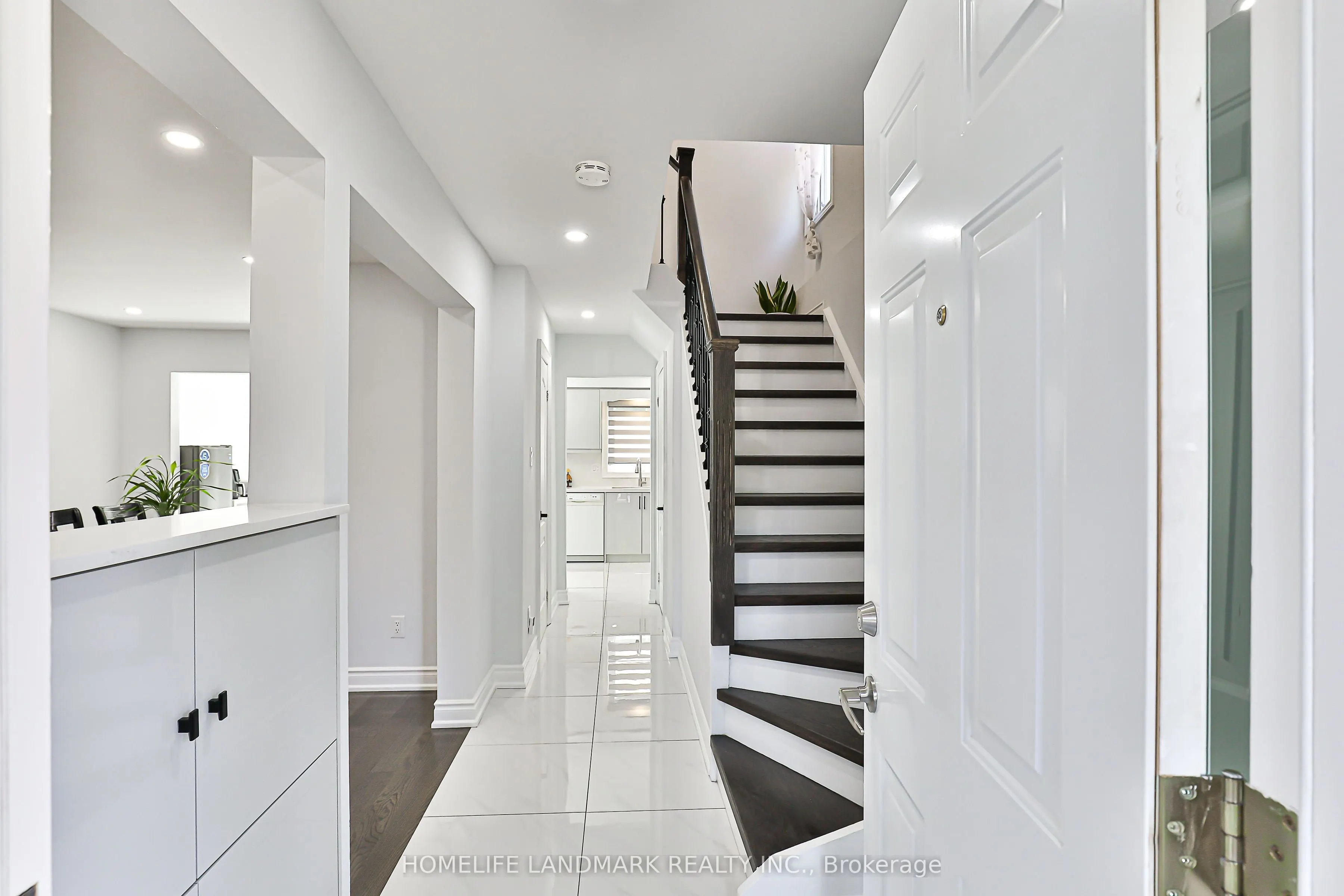 103 Fullerton Crescent