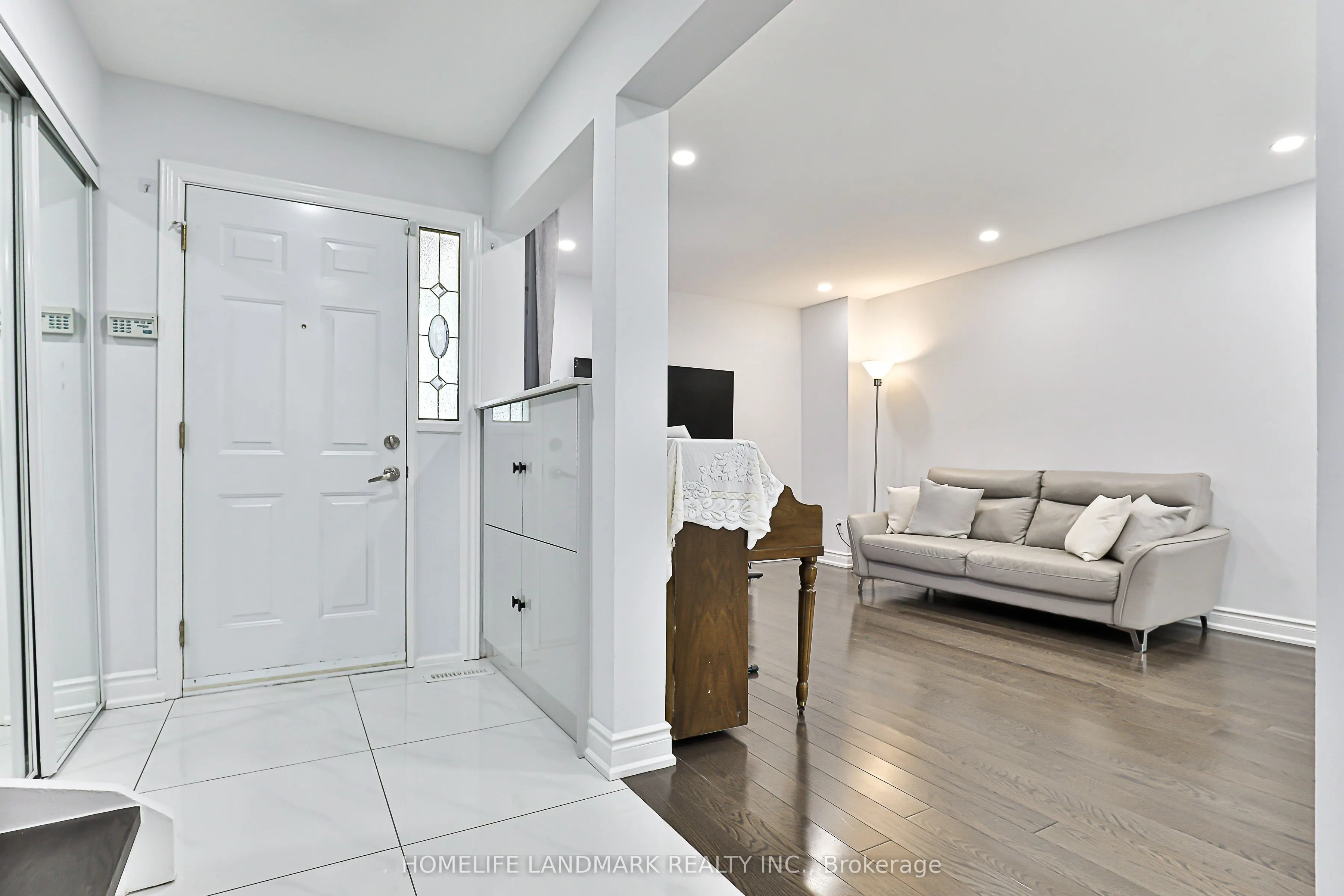 103 Fullerton Crescent