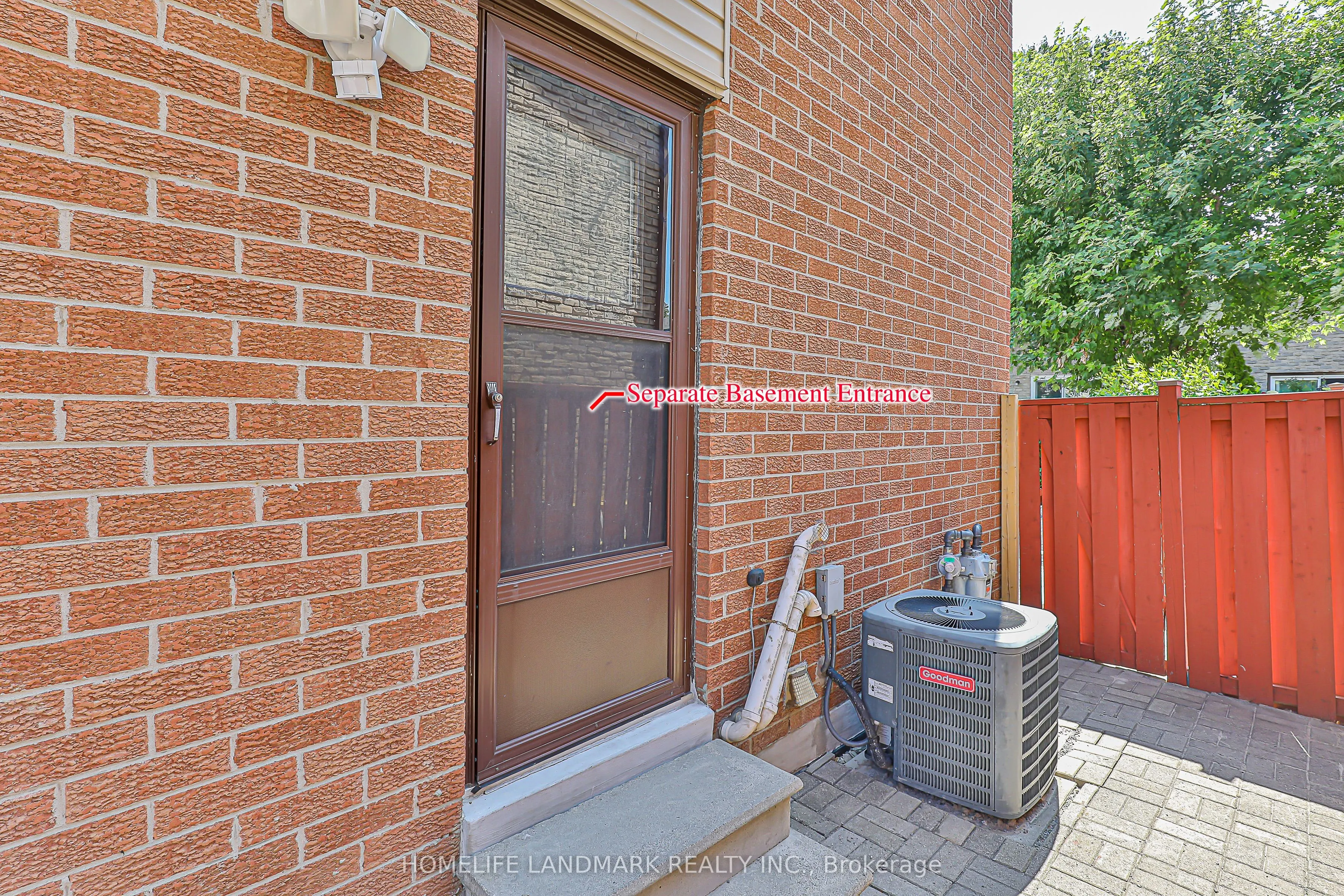 103 Fullerton Crescent