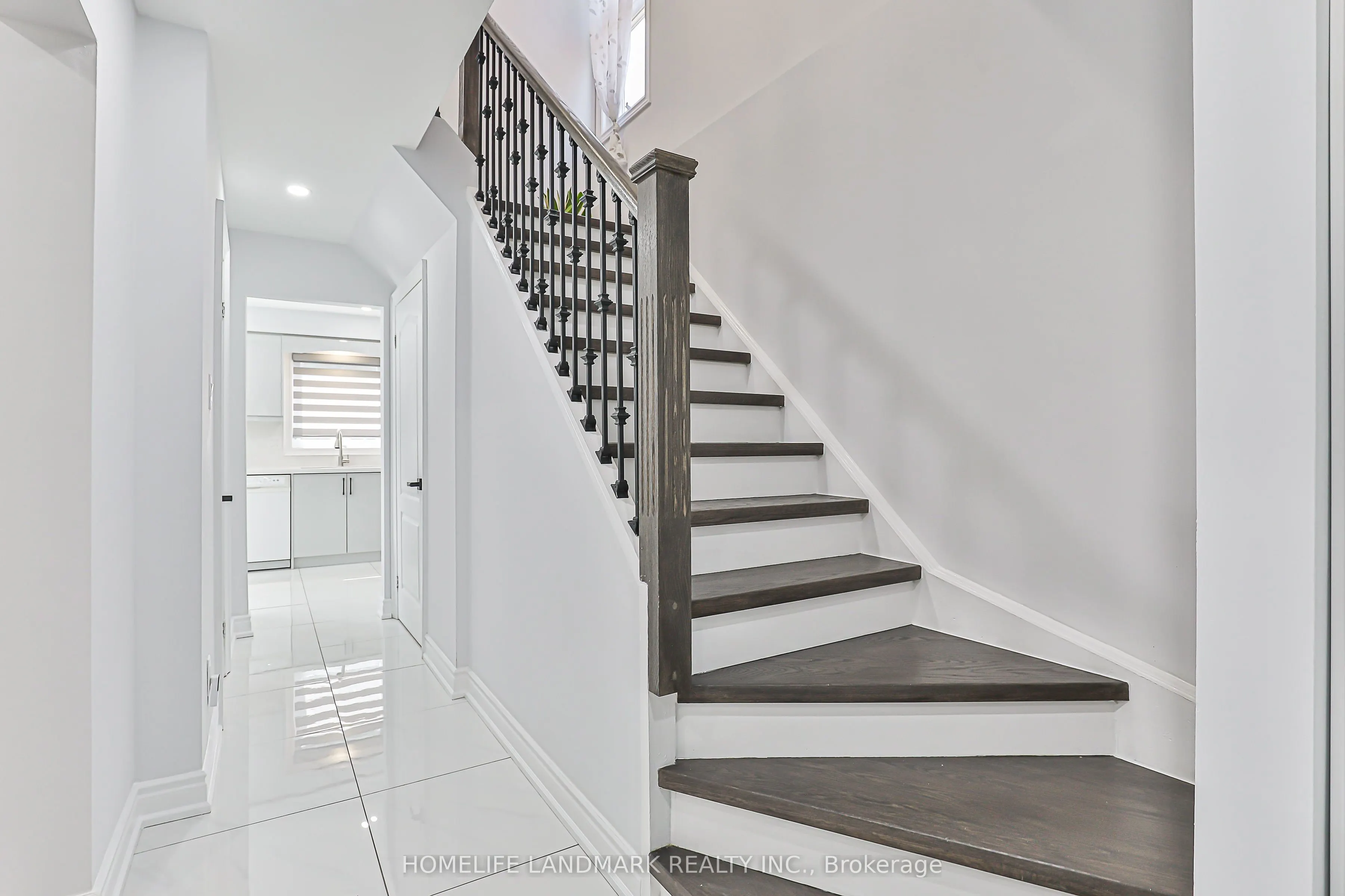 103 Fullerton Crescent
