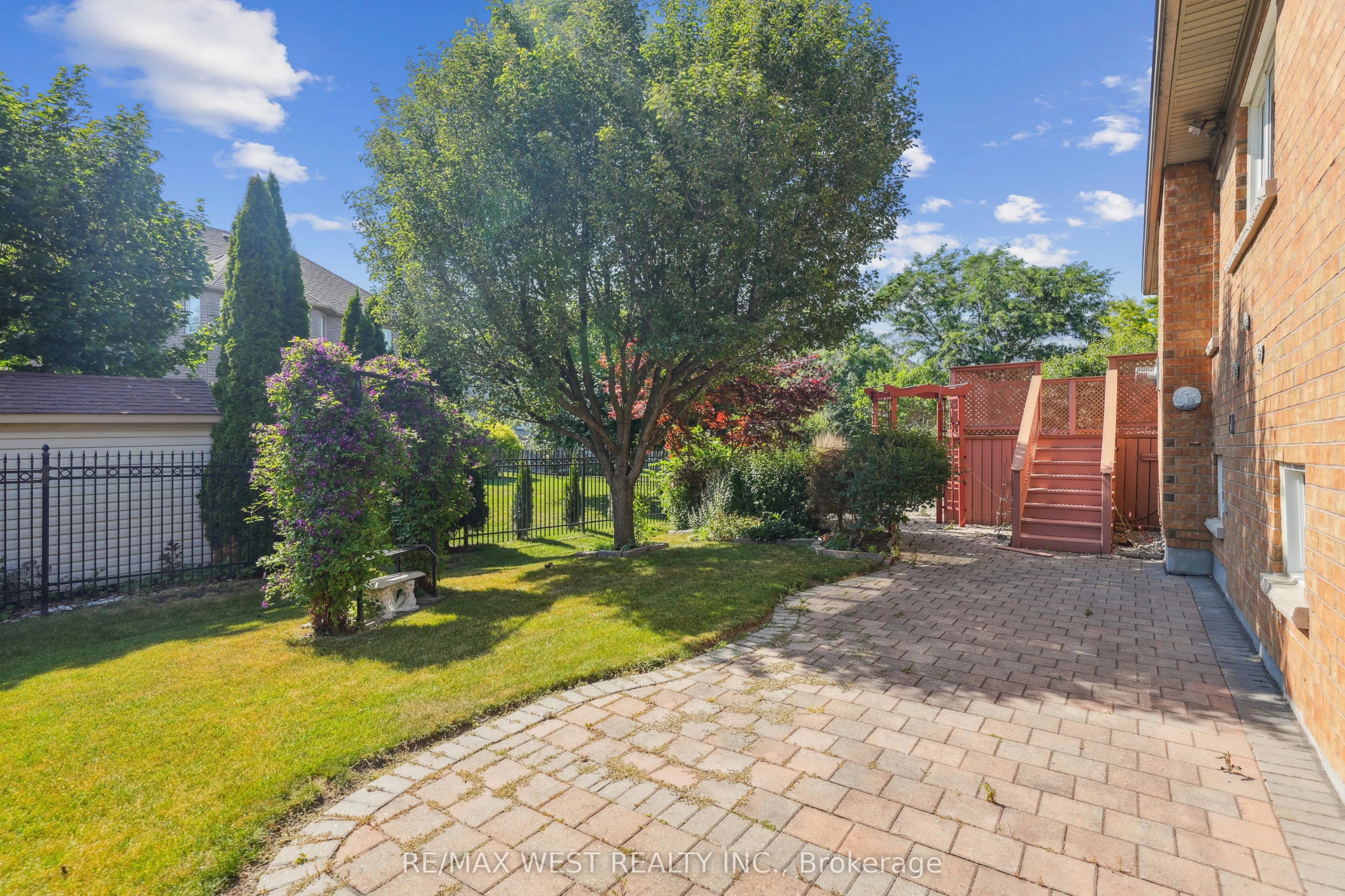 42 Windrose Court