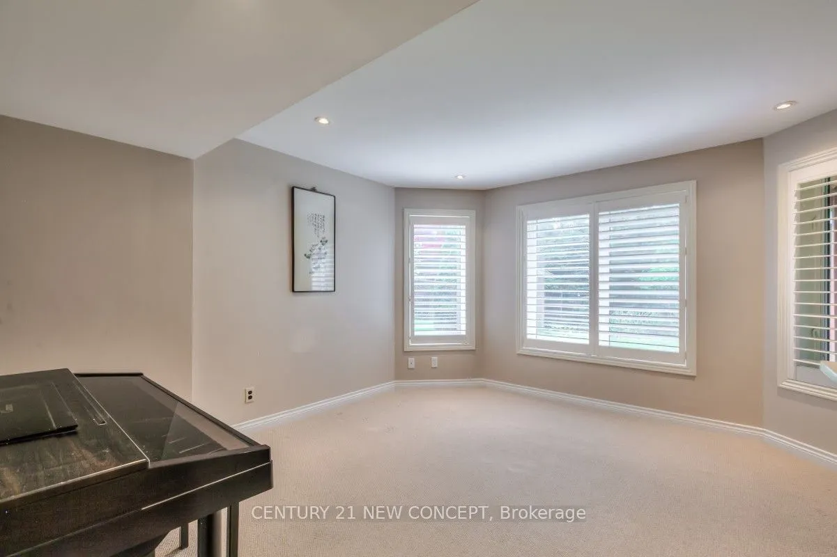115 Ridgeway Court