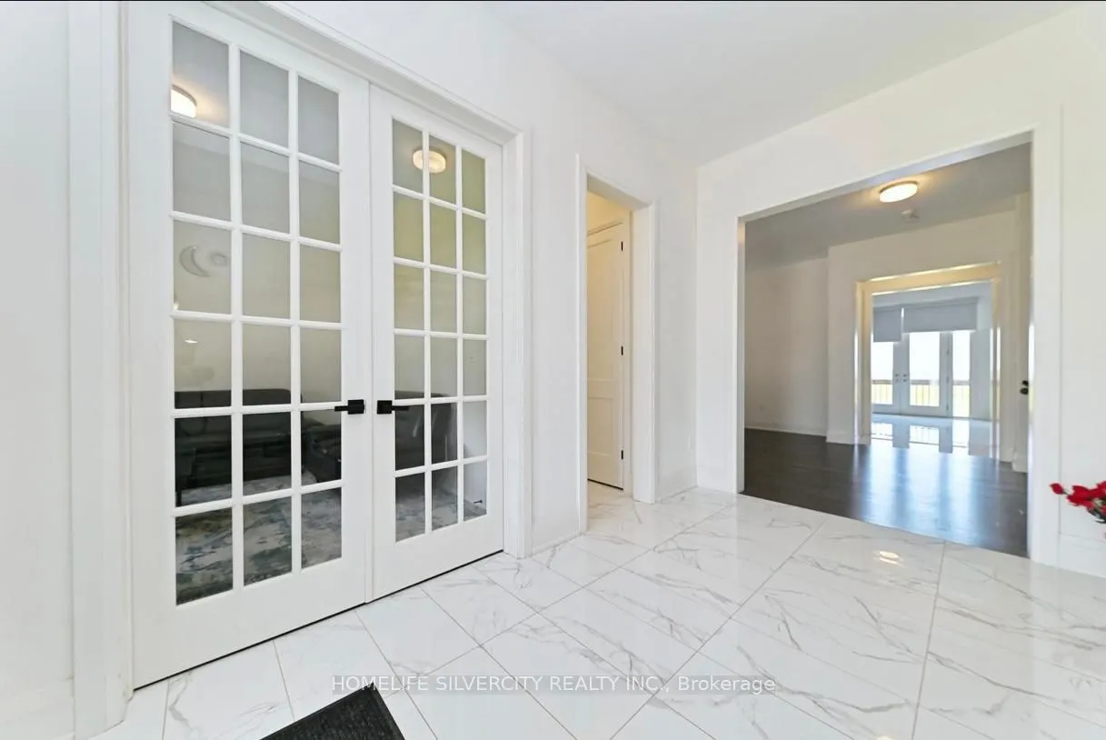 33 Sparrow Way