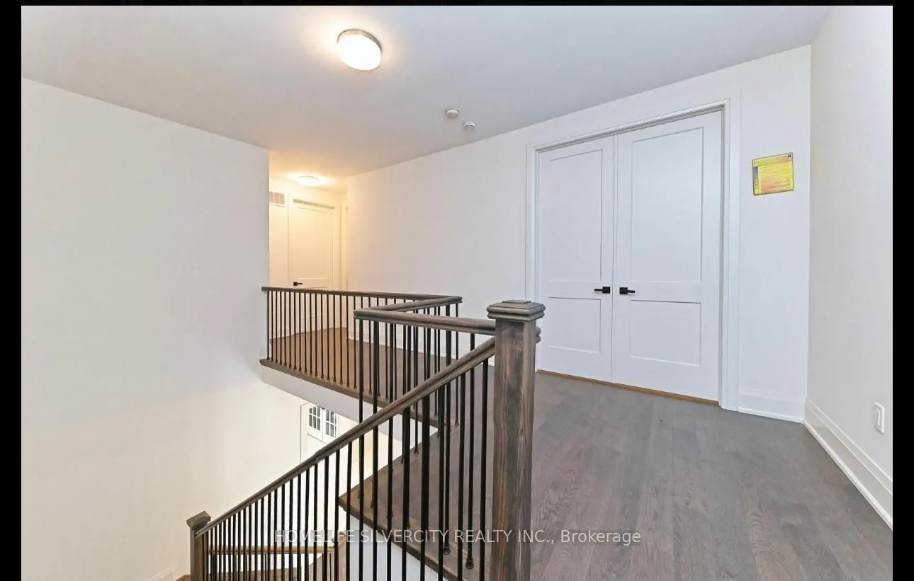 33 Sparrow Way