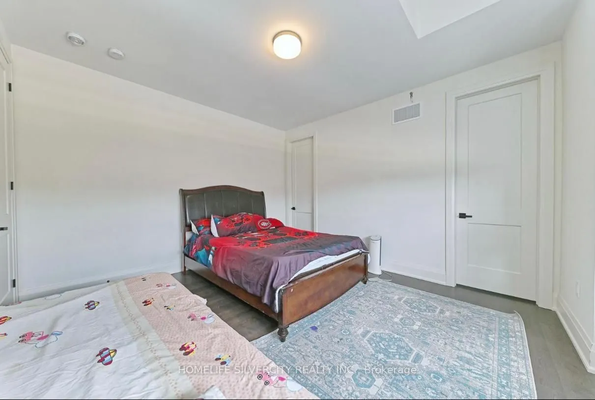 33 Sparrow Way