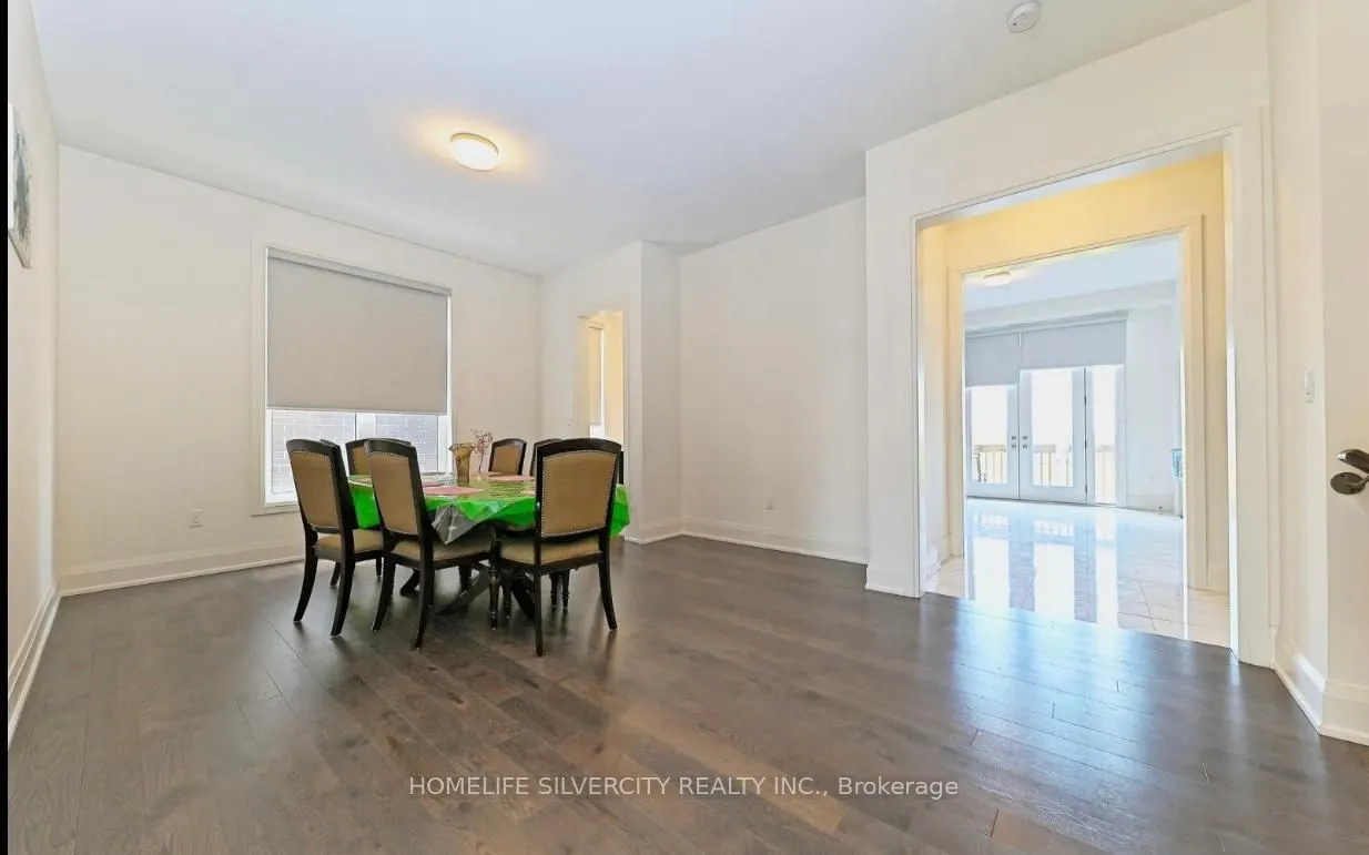 33 Sparrow Way