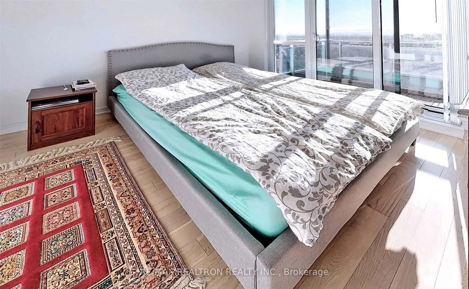 9201 yonge Street, #2105