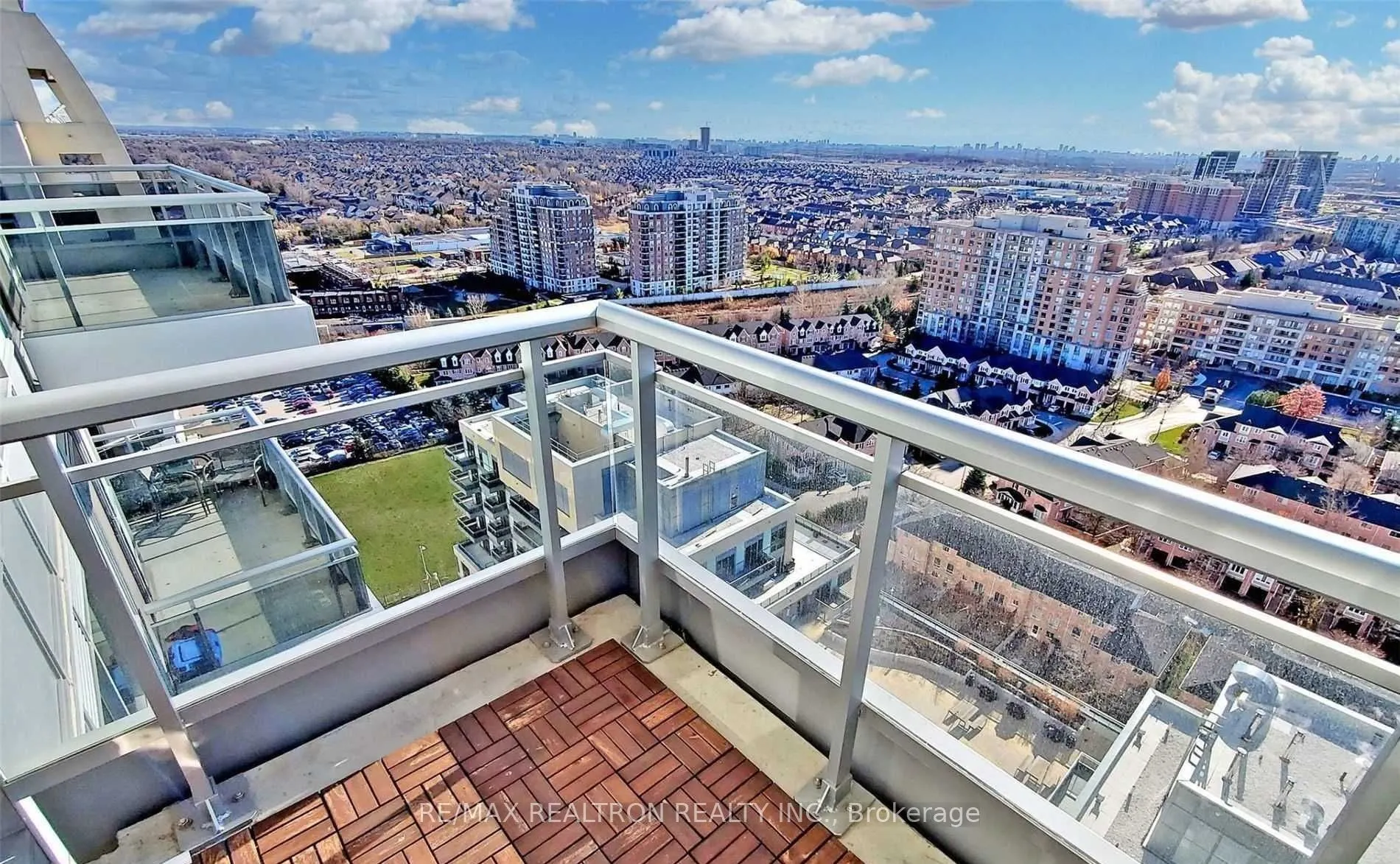 9201 yonge Street, #2105