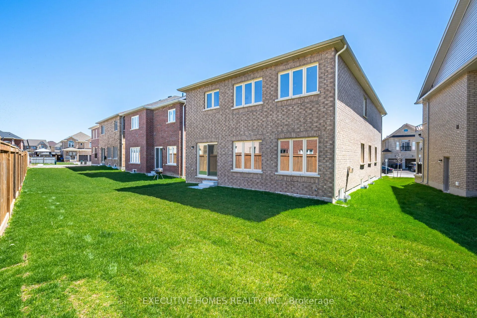 14 Mac Campbell Way