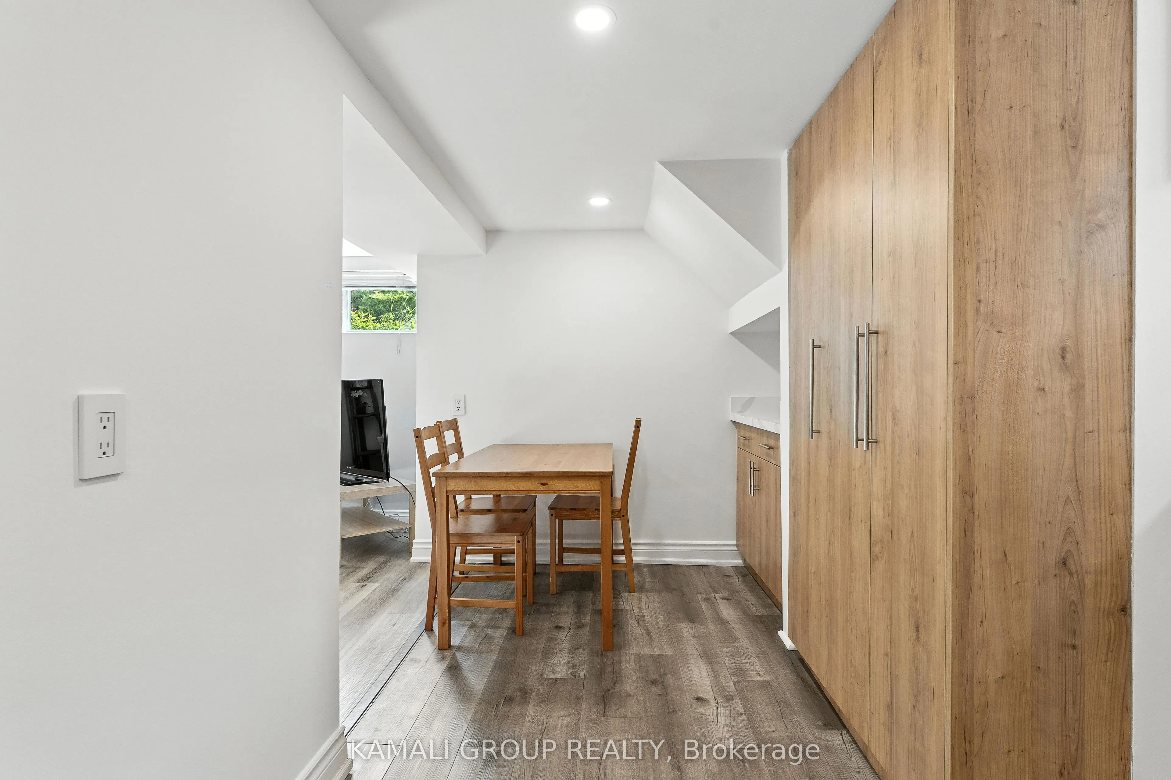 83 Walter Avenue