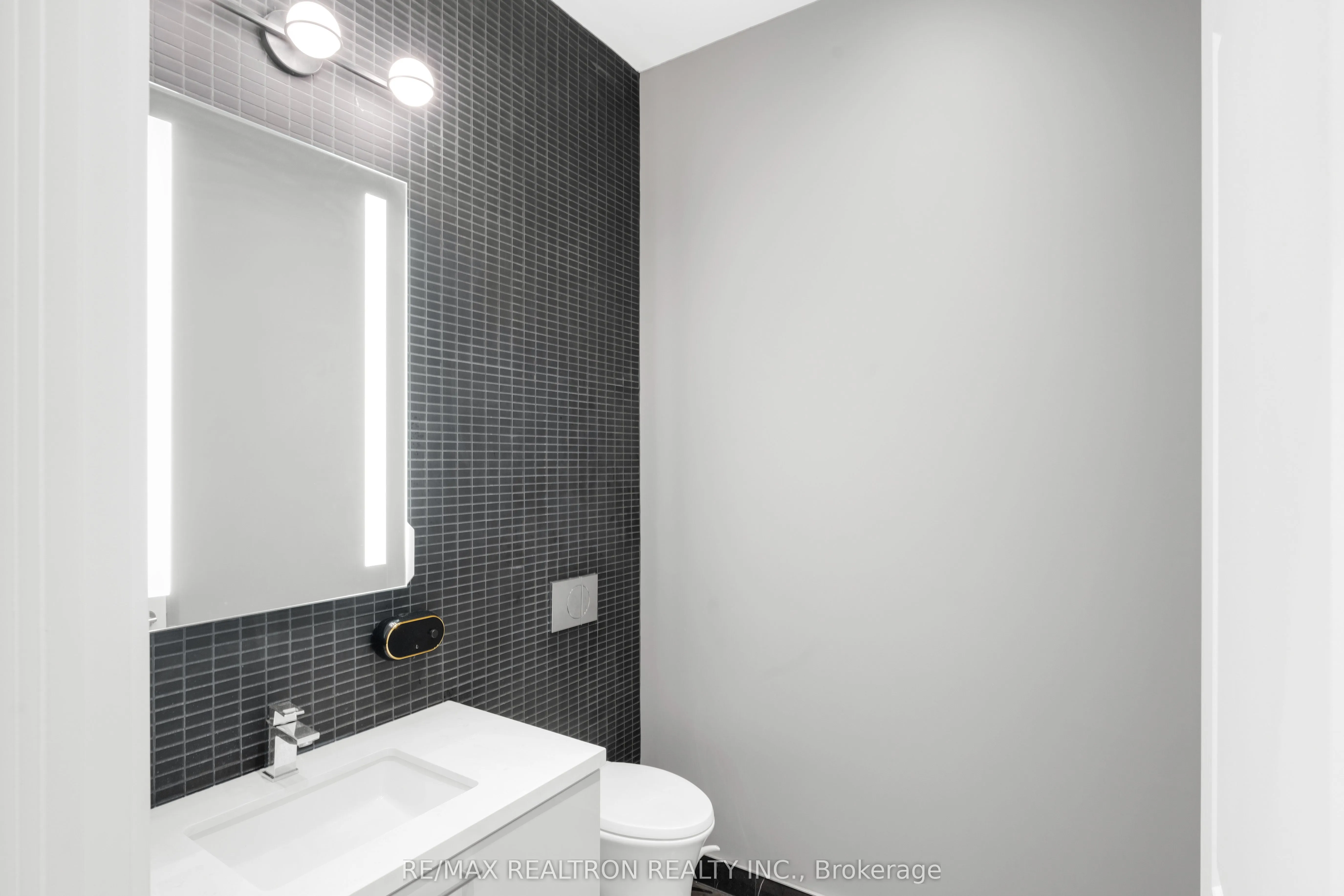 1 Grandview Avenue, #PH1