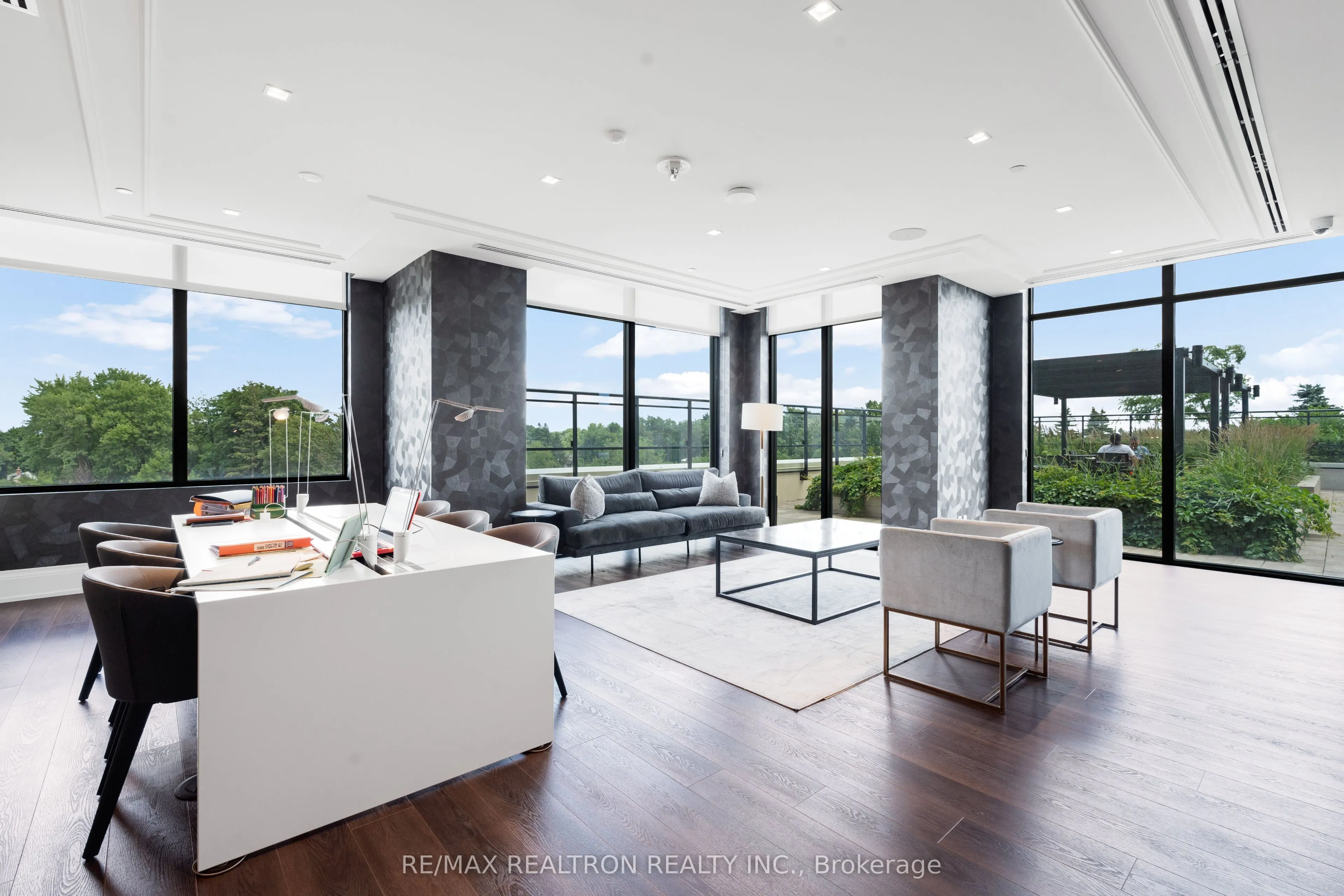 1 Grandview Avenue, #PH1