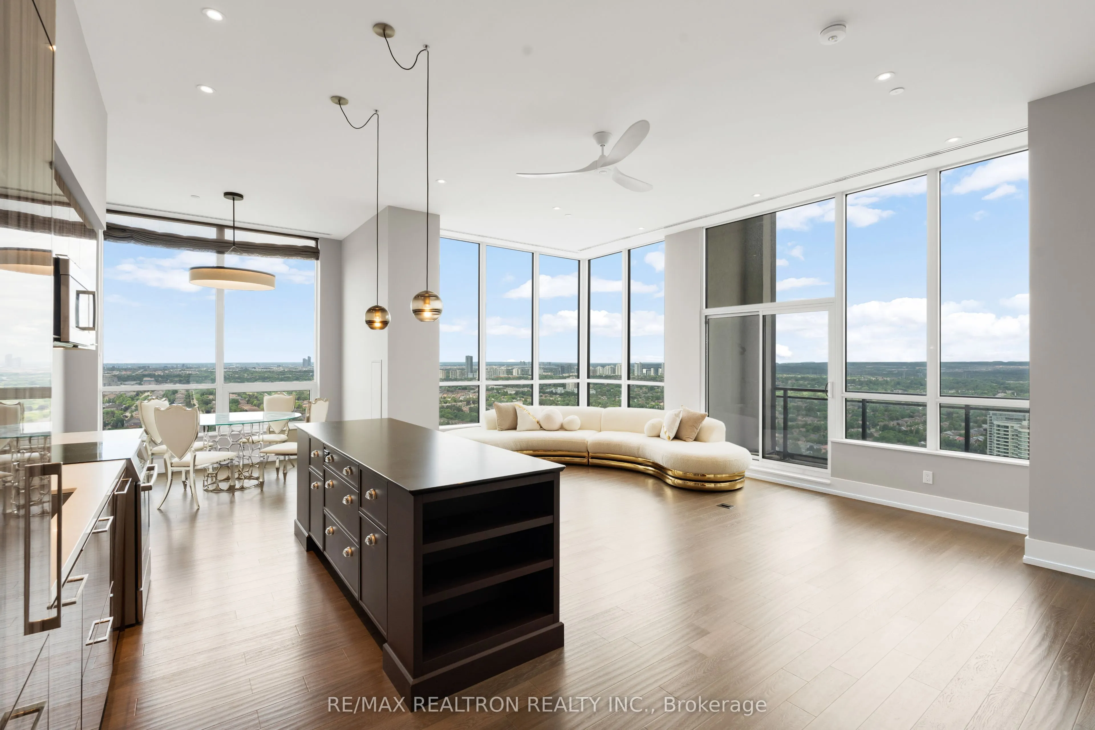 1 Grandview Avenue, #PH1