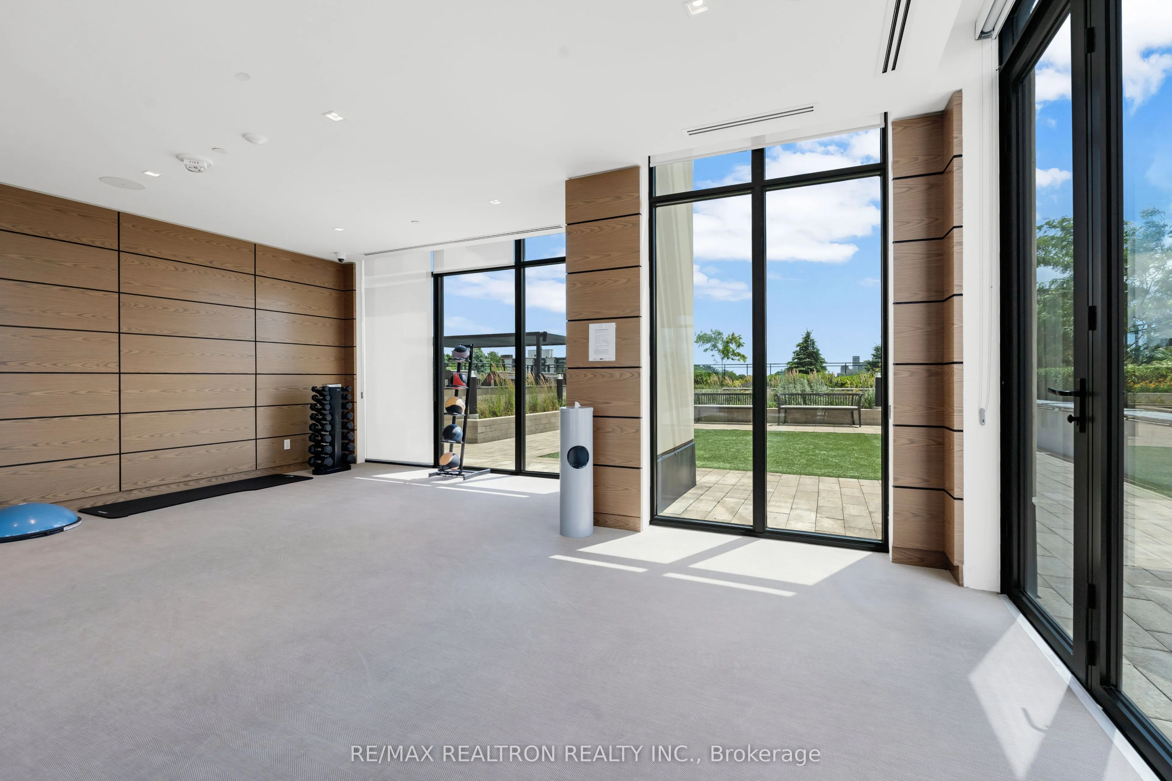 1 Grandview Avenue, #PH1