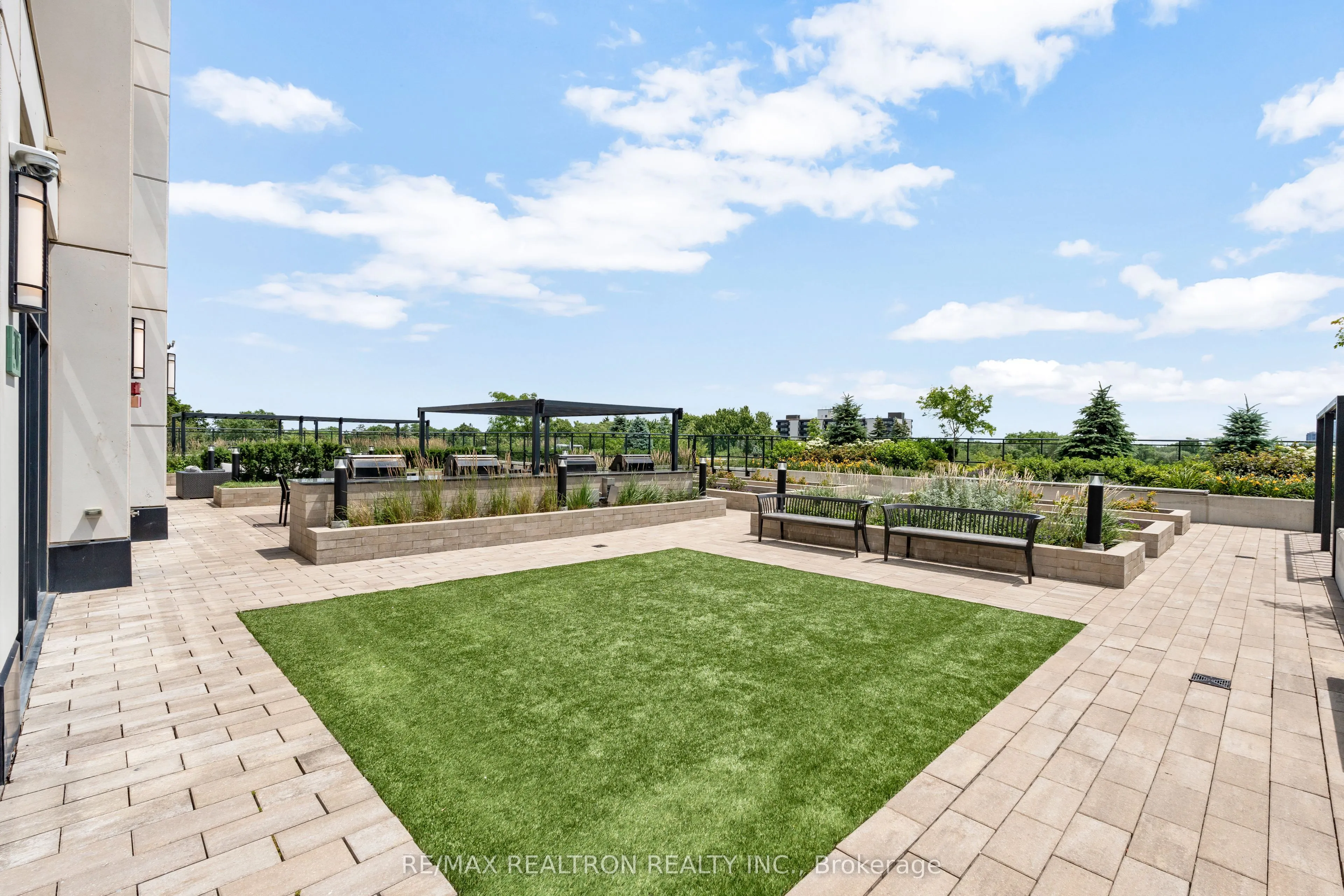 1 Grandview Avenue, #PH1
