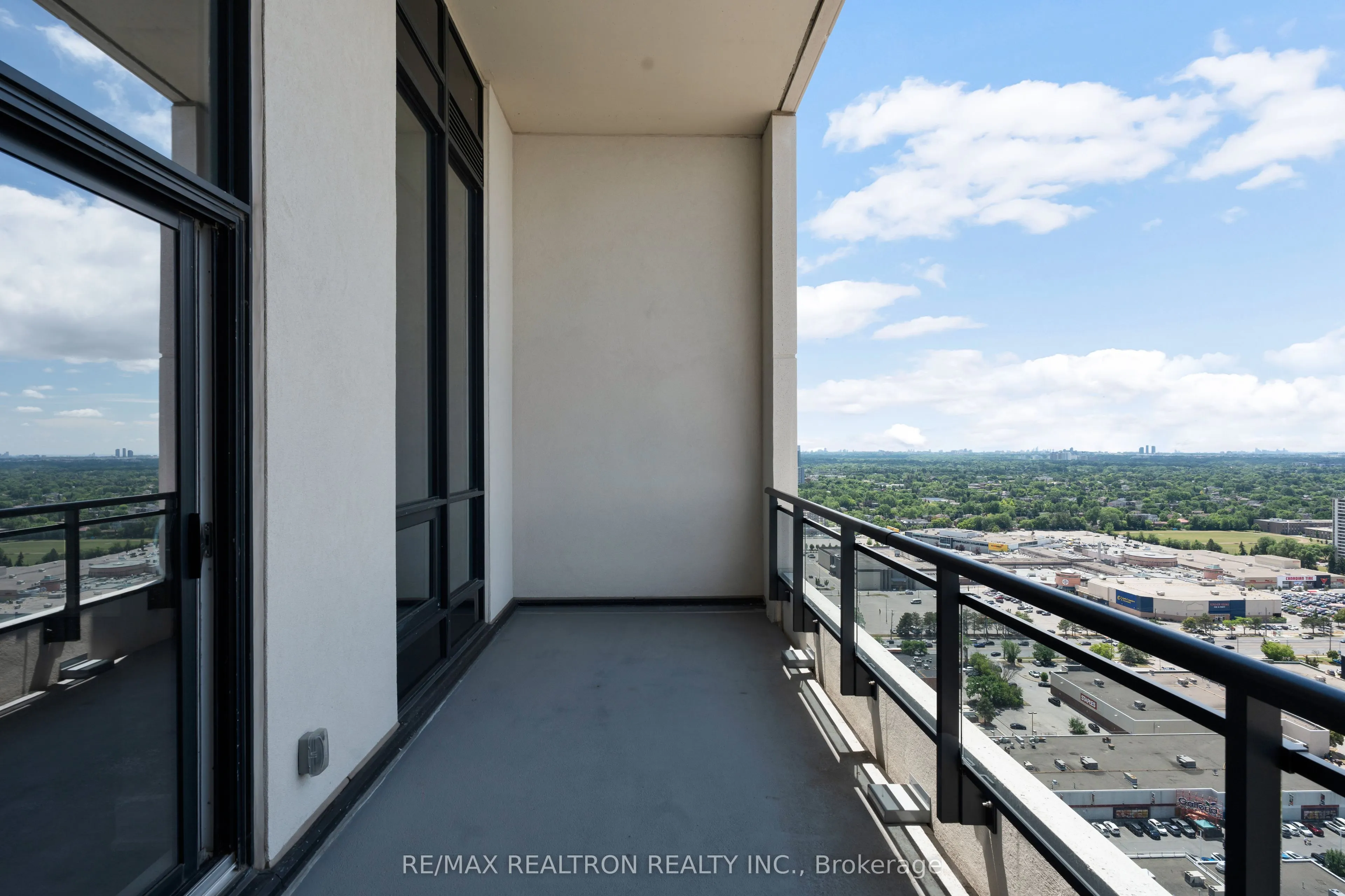 1 Grandview Avenue, #PH1