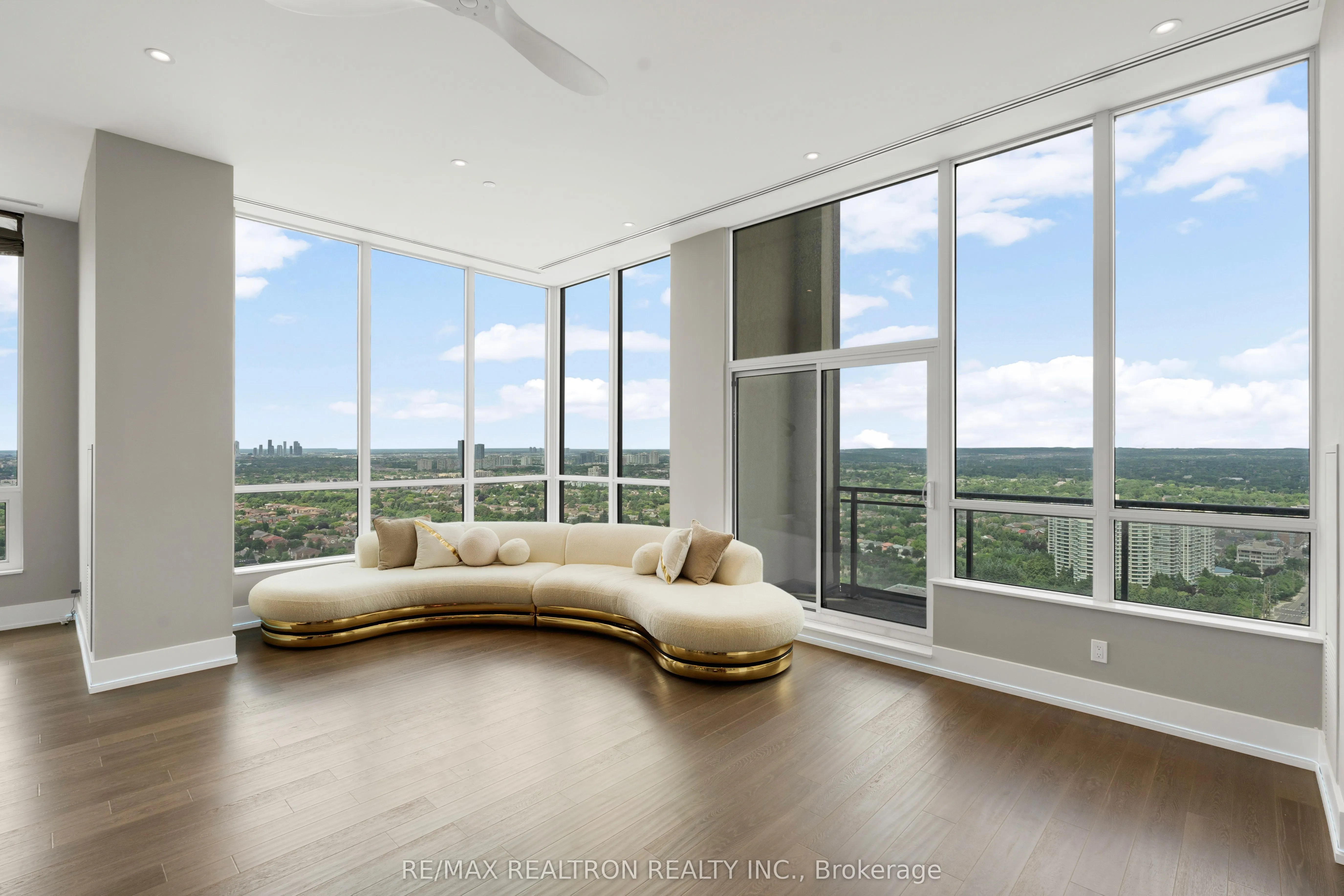 1 Grandview Avenue, #PH1