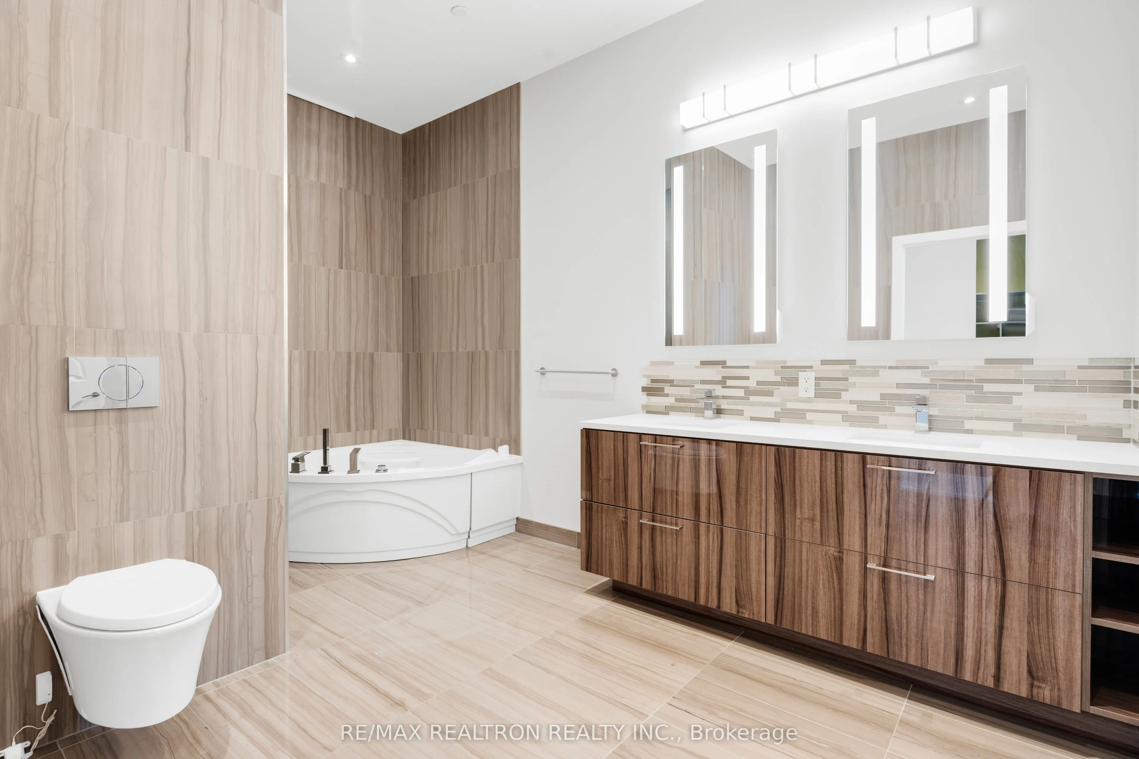 1 Grandview Avenue, #PH1