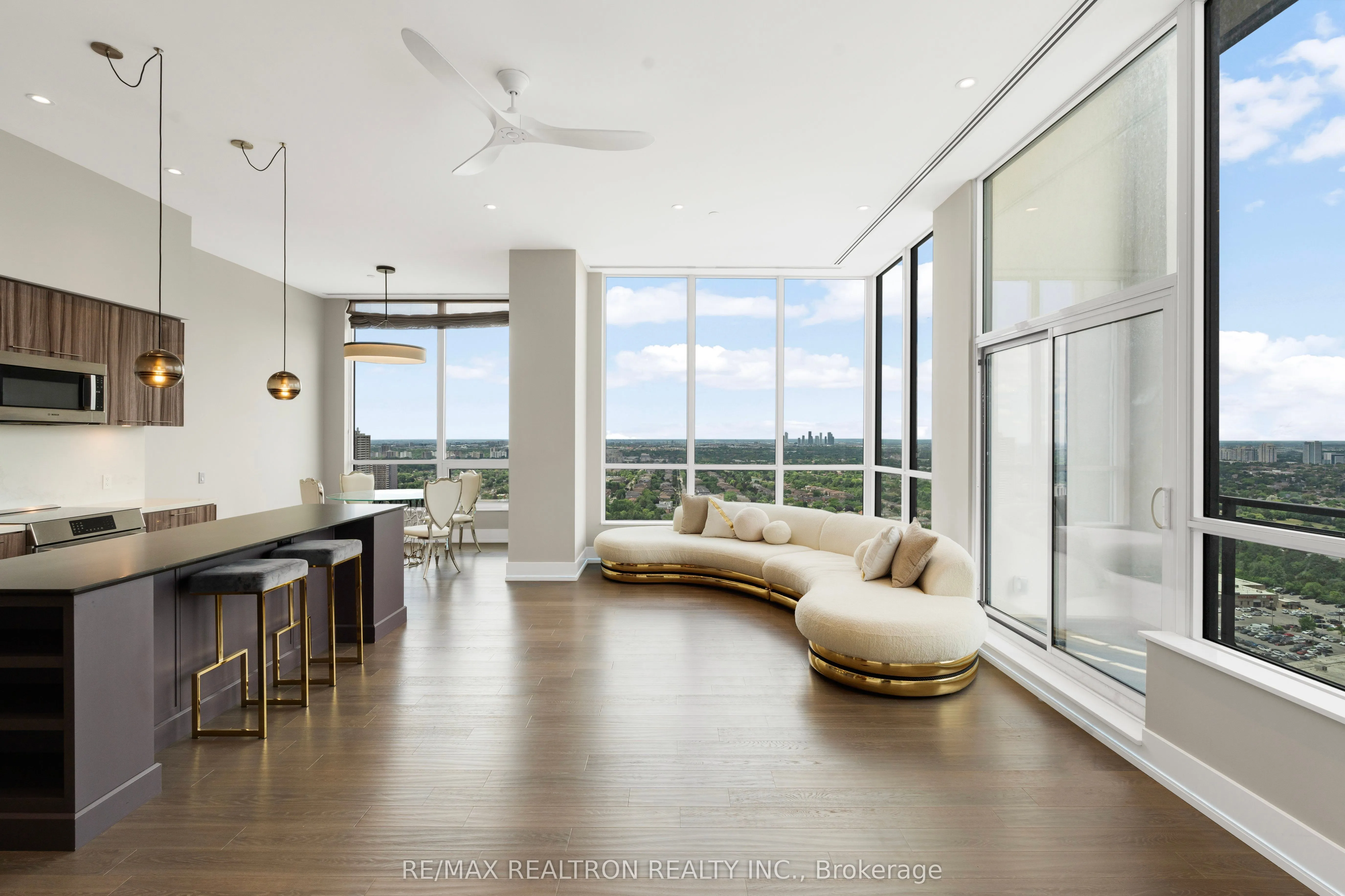 1 Grandview Avenue, #PH1