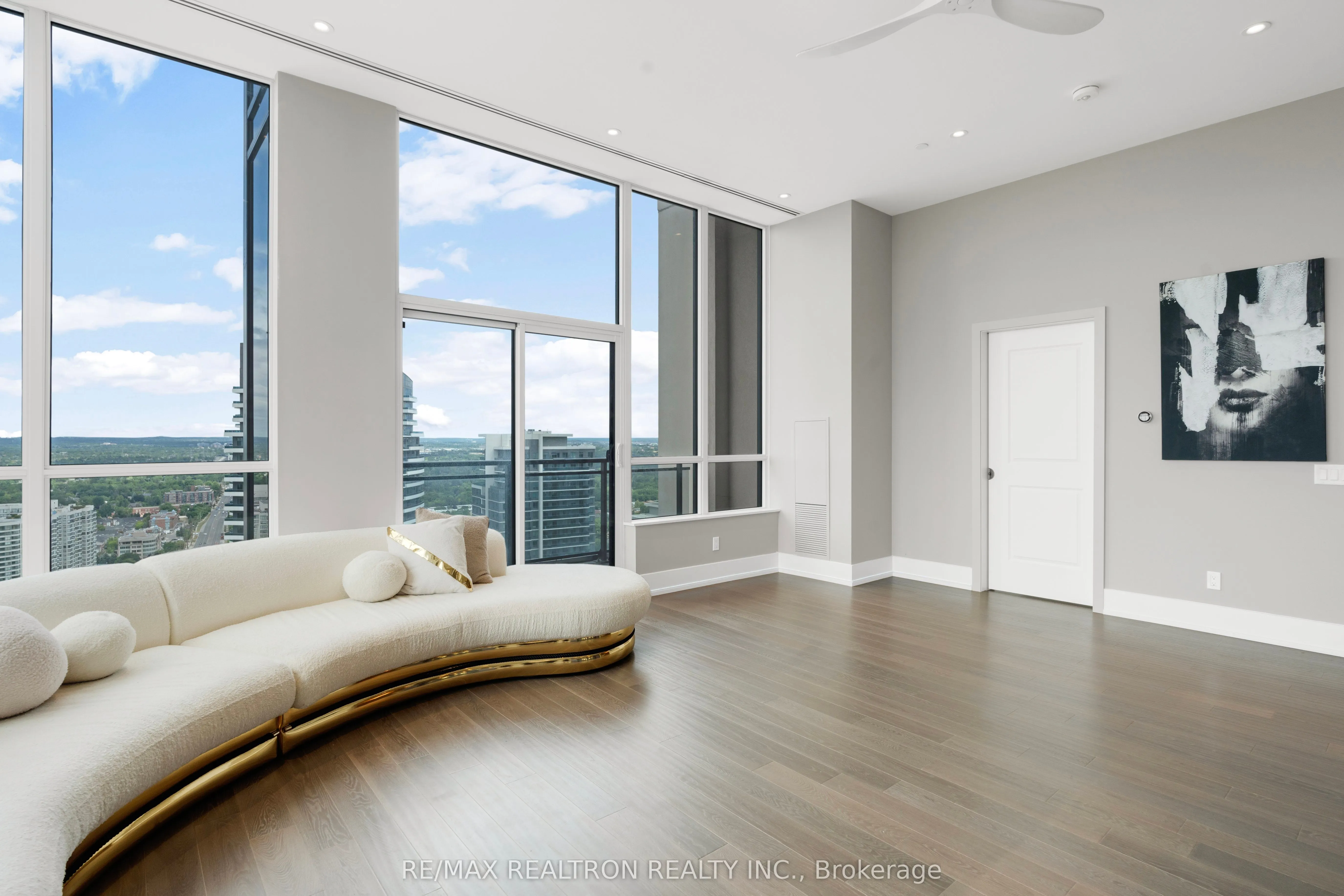 1 Grandview Avenue, #PH1