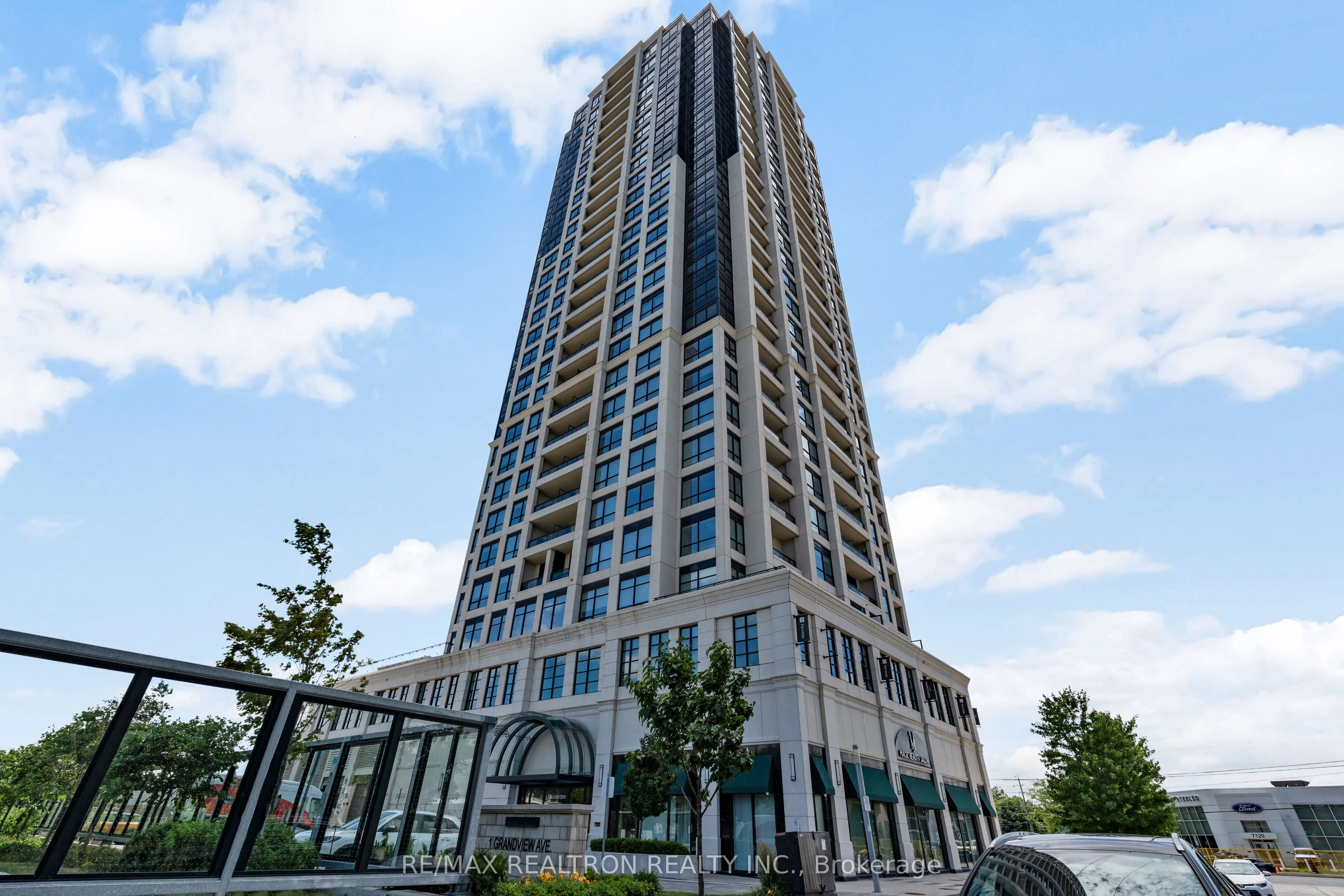 1 Grandview Avenue, #PH1