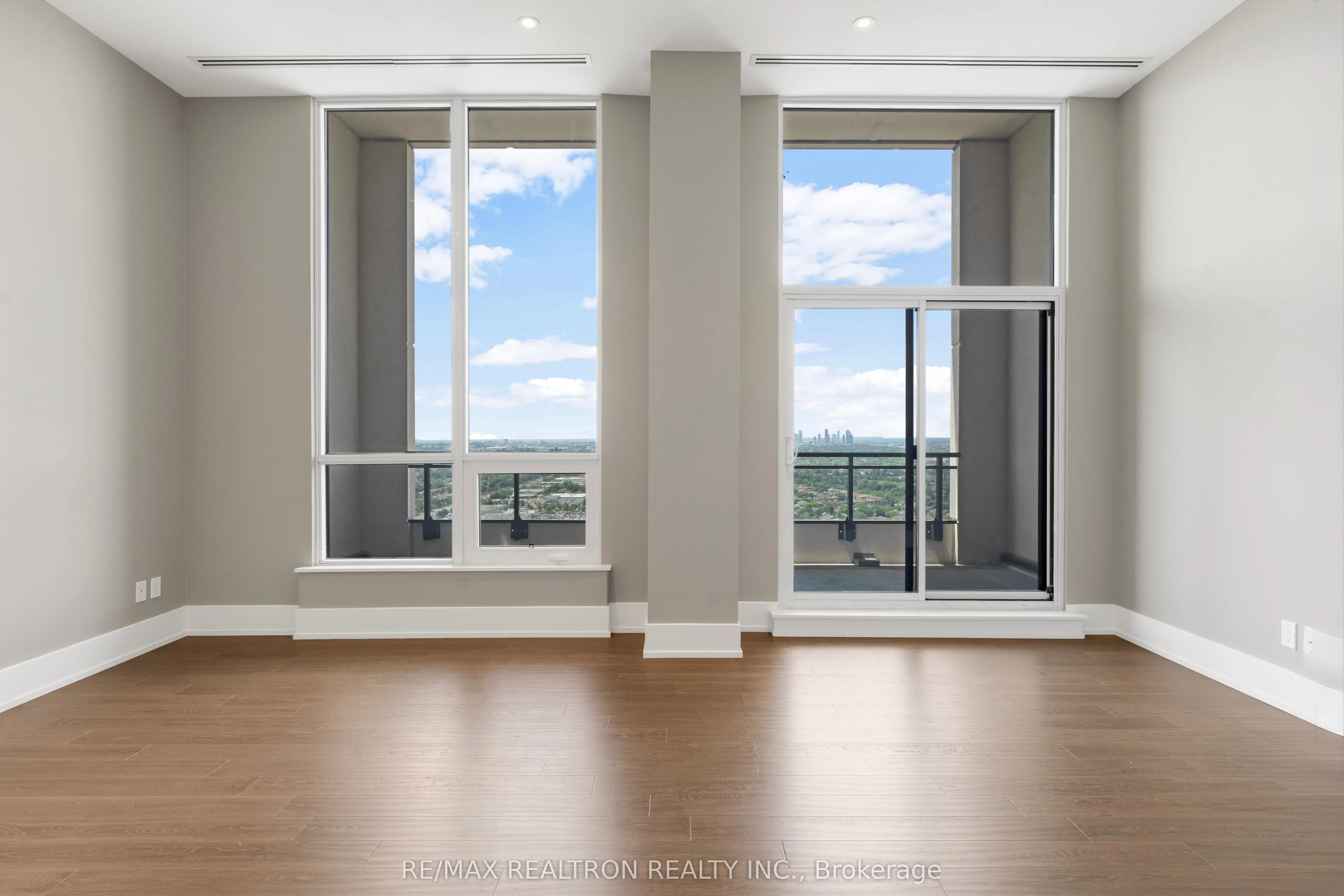 1 Grandview Avenue, #PH1