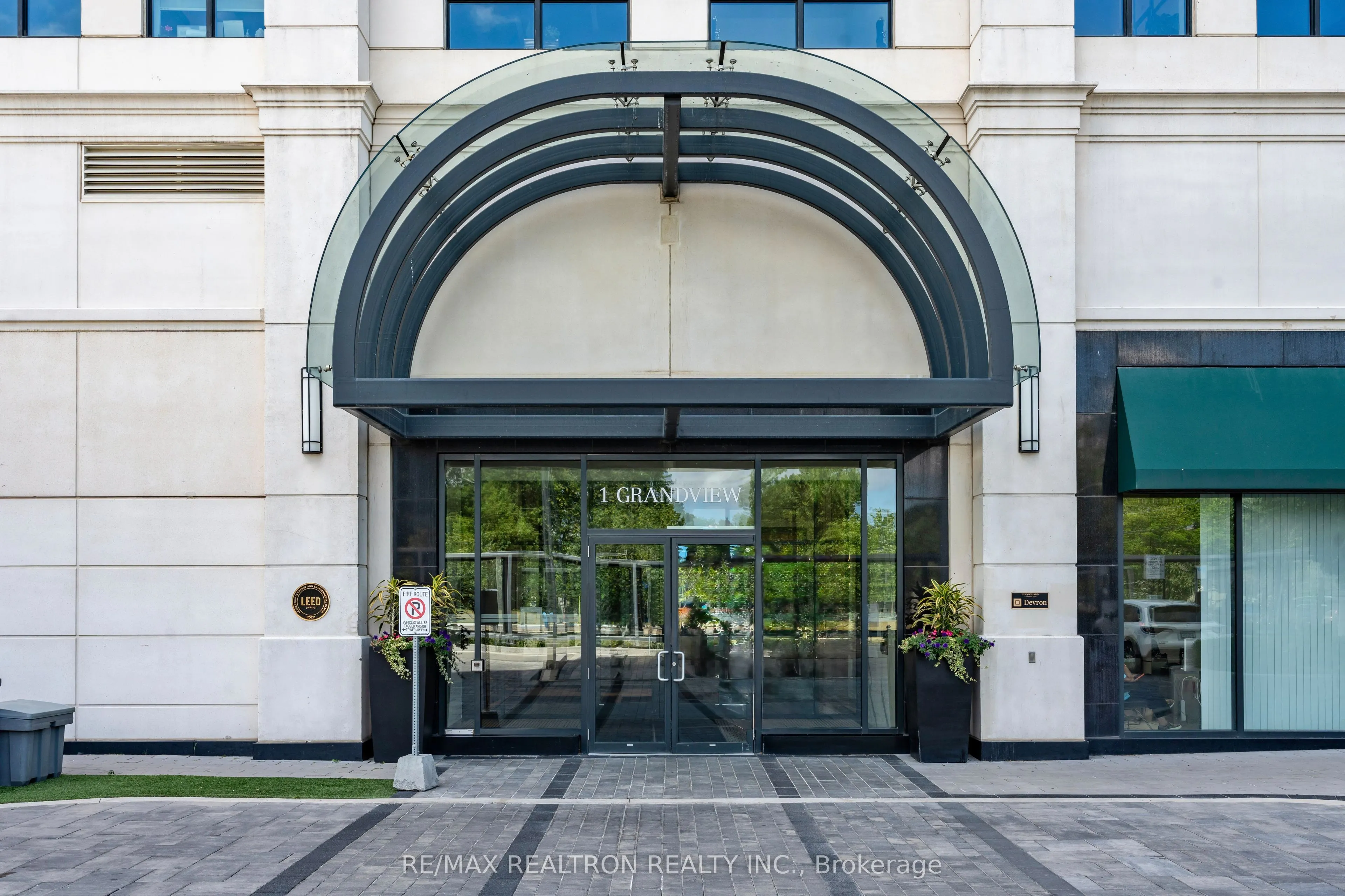1 Grandview Avenue, #PH1