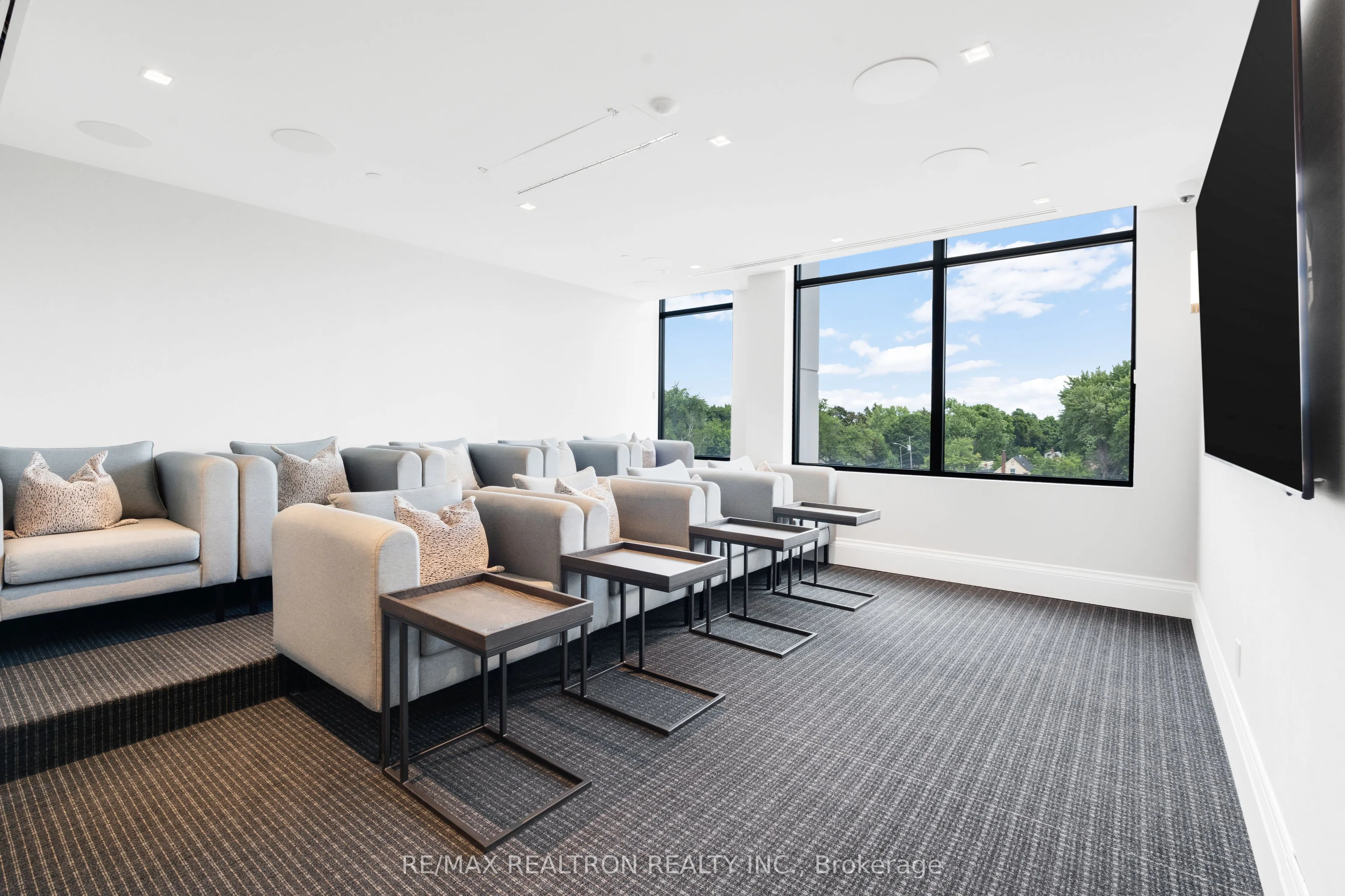 1 Grandview Avenue, #PH1