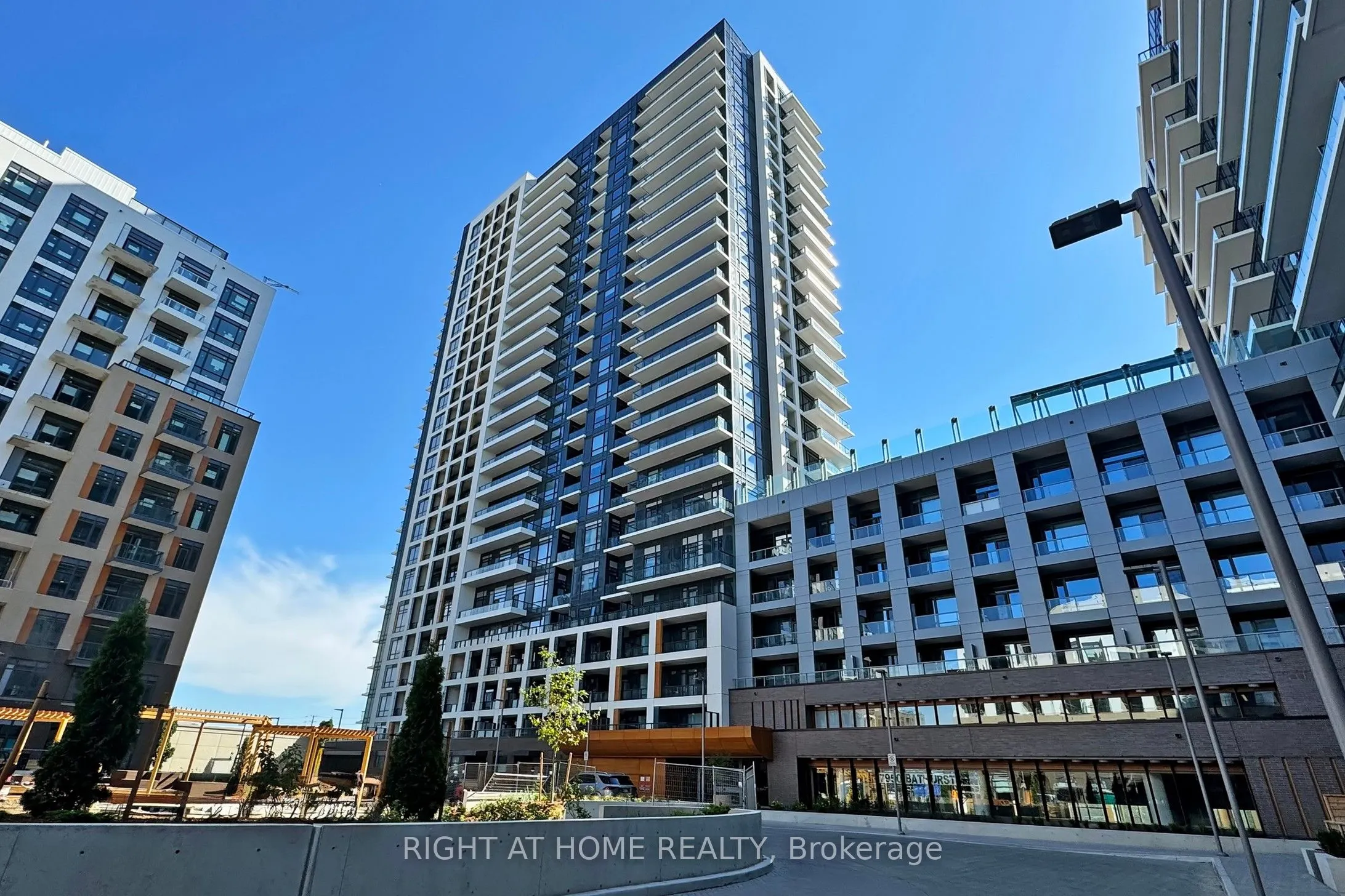 7950 Bathurst Street, #1211