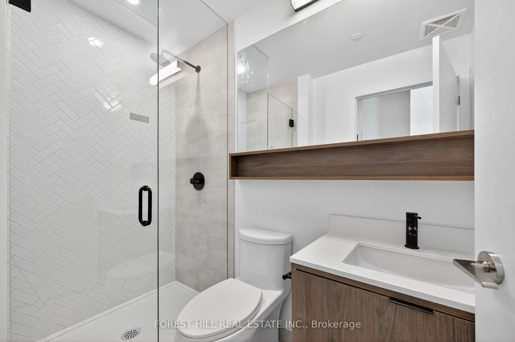 8888 Yonge Street, #802