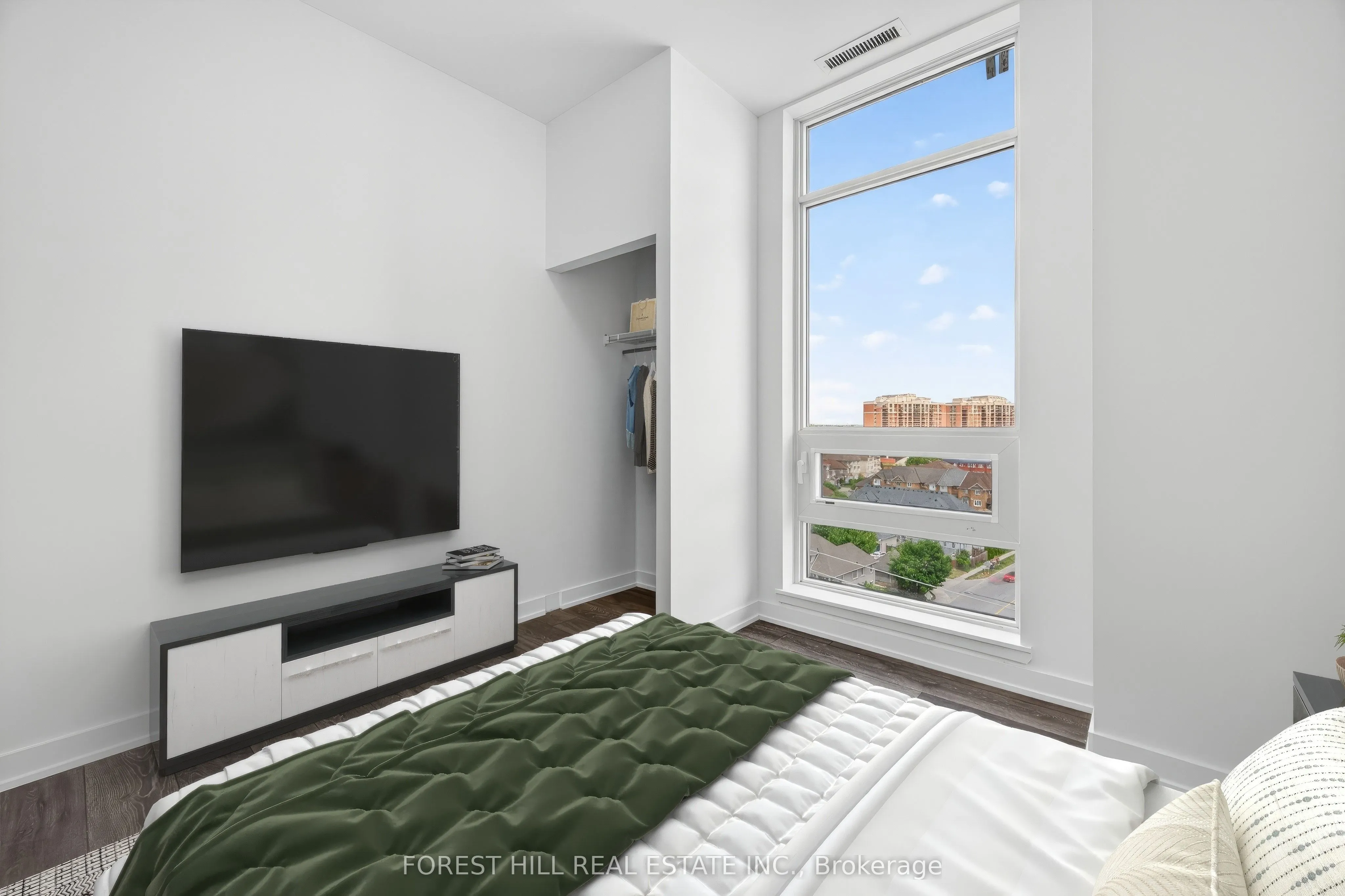 8888 Yonge Street, #802