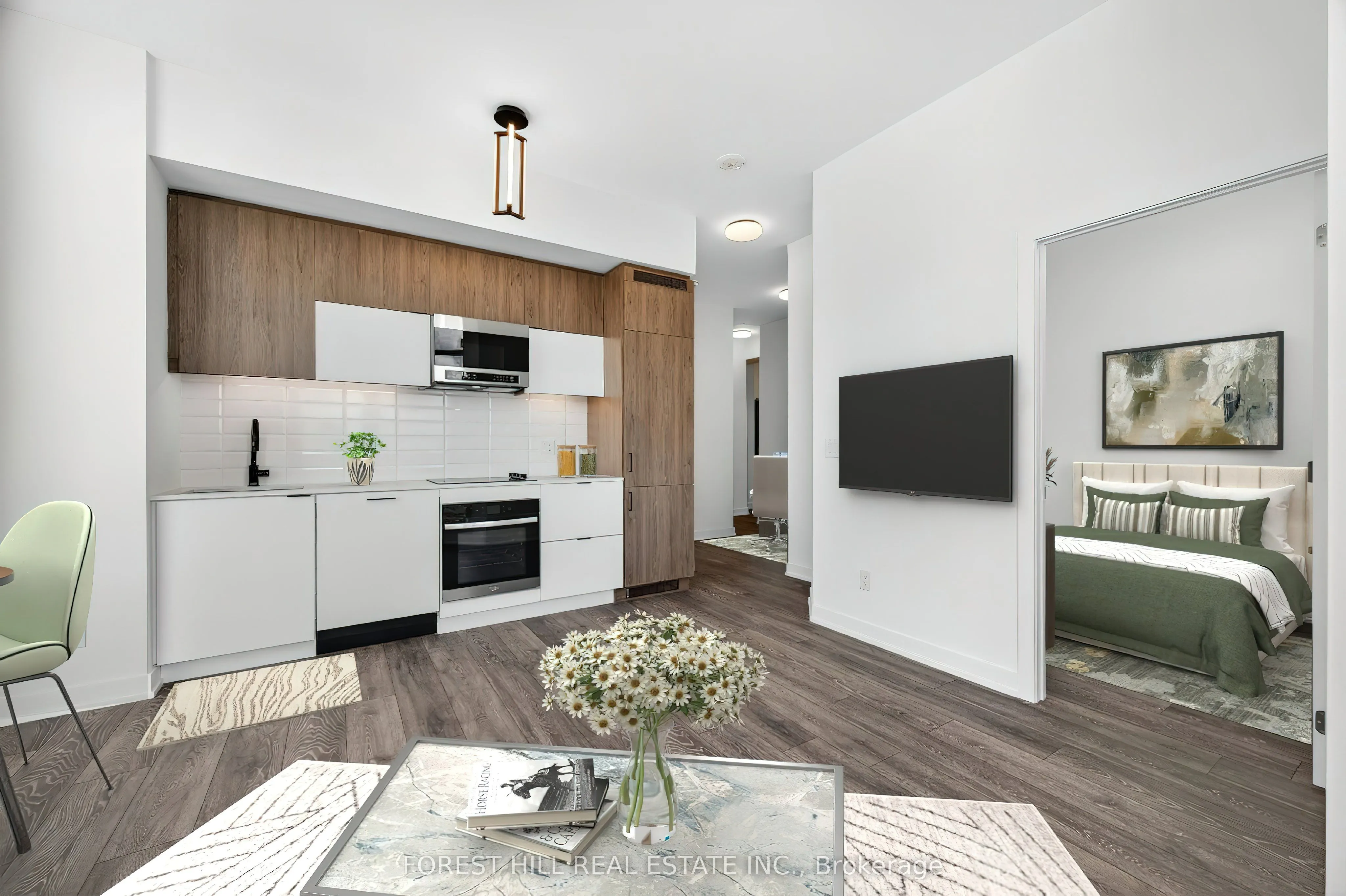 8888 Yonge Street, #802