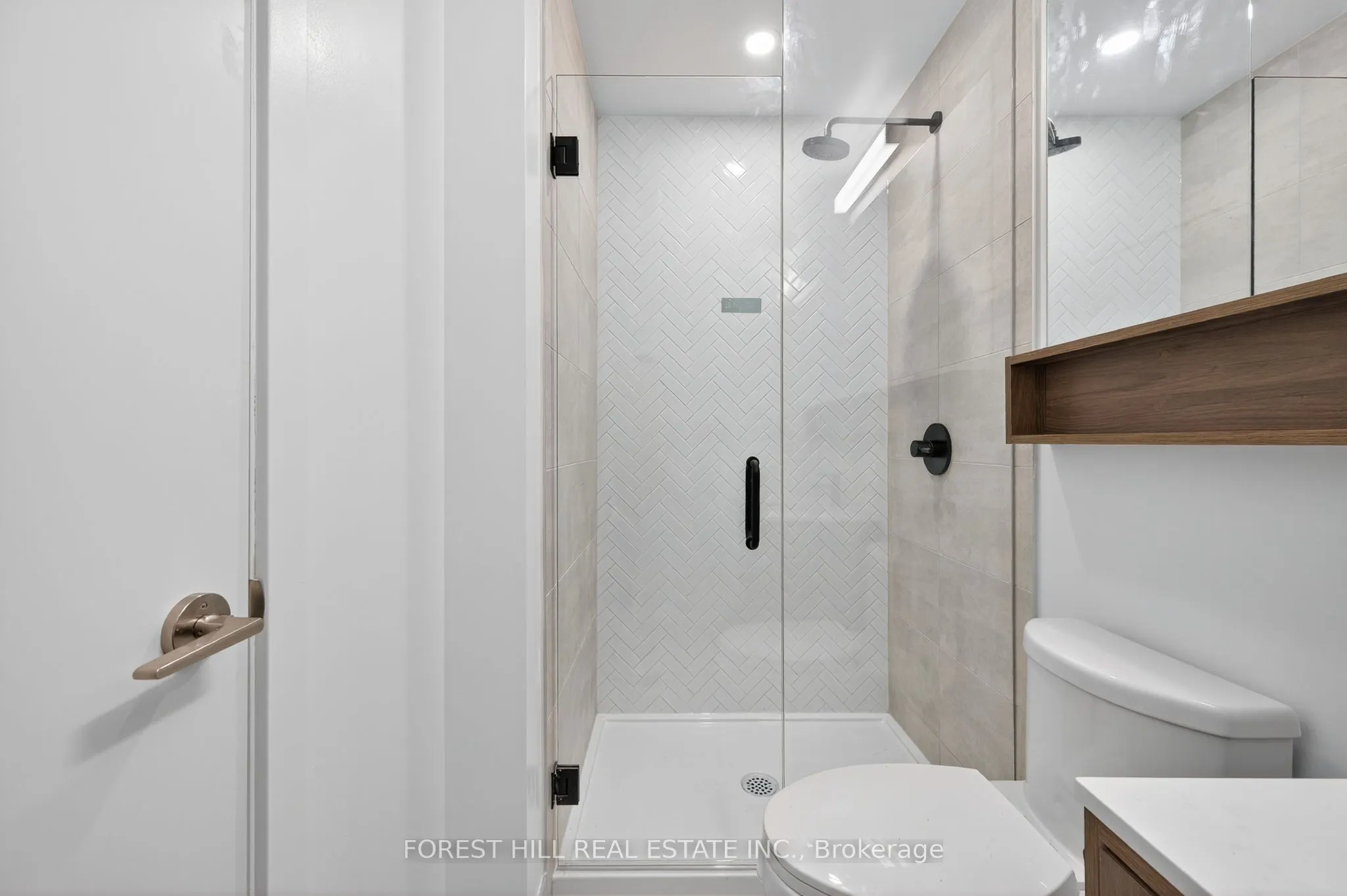8888 Yonge Street, #802