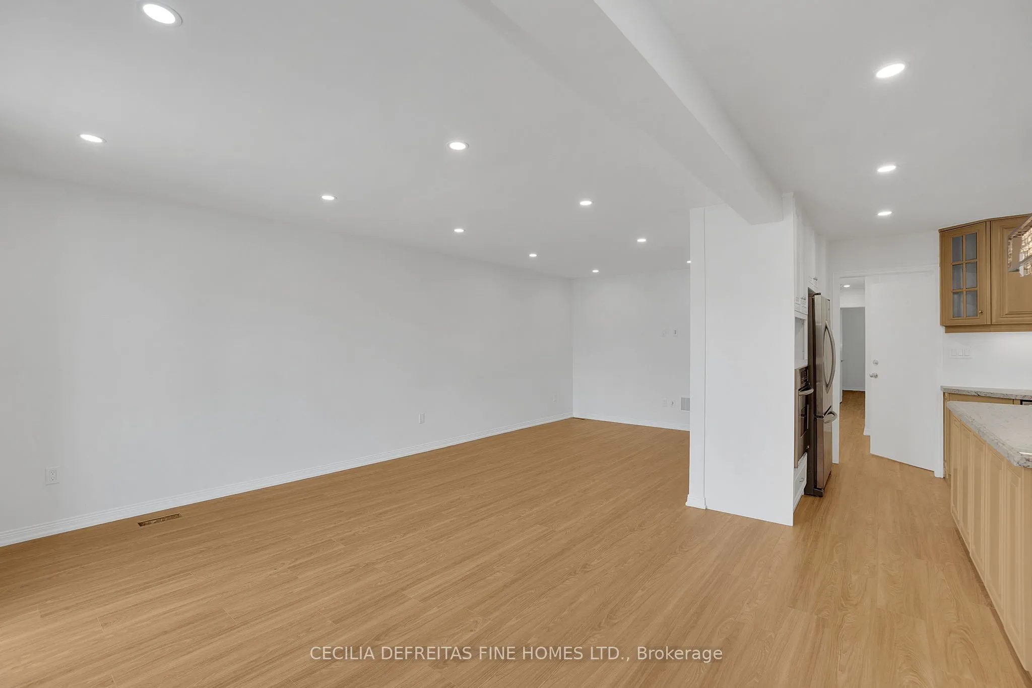 54 Ashburn Crescent, #UPPER