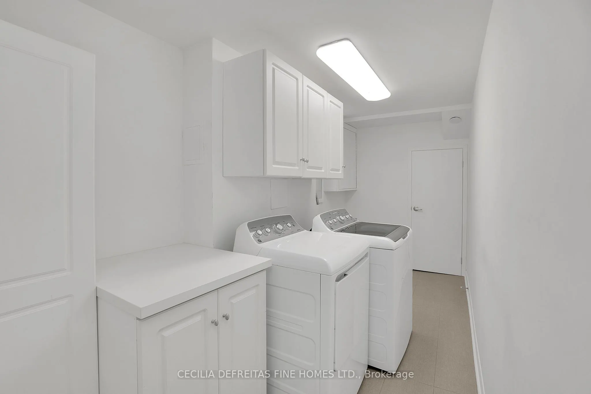 54 Ashburn Crescent, #UPPER