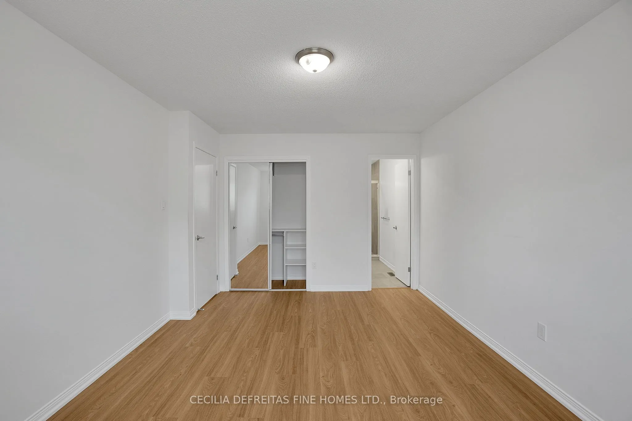 54 Ashburn Crescent, #UPPER