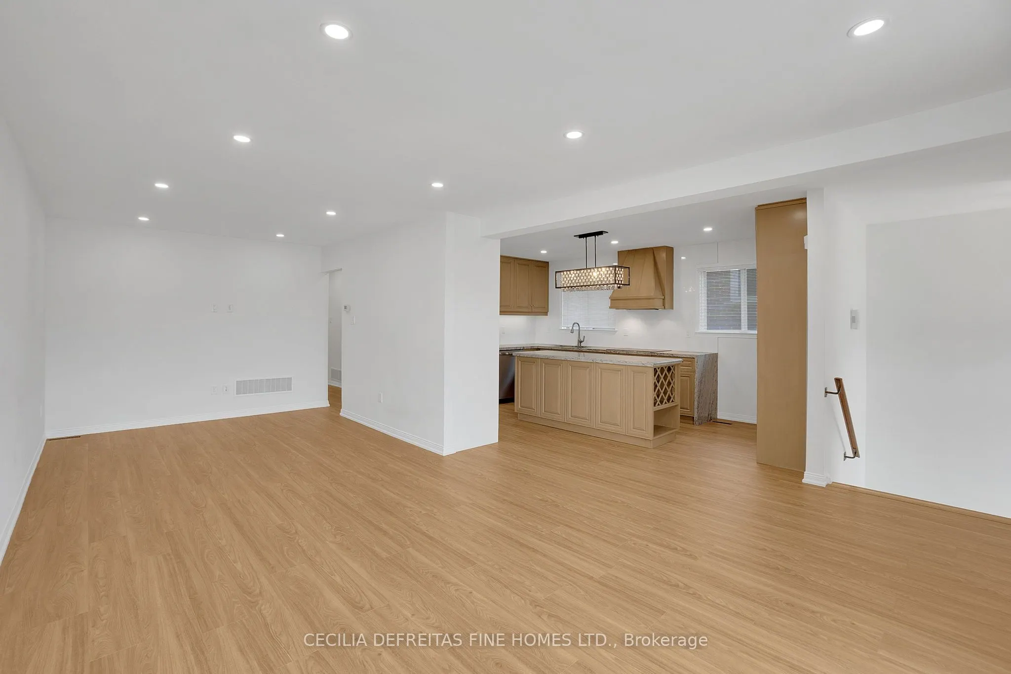 54 Ashburn Crescent, #UPPER
