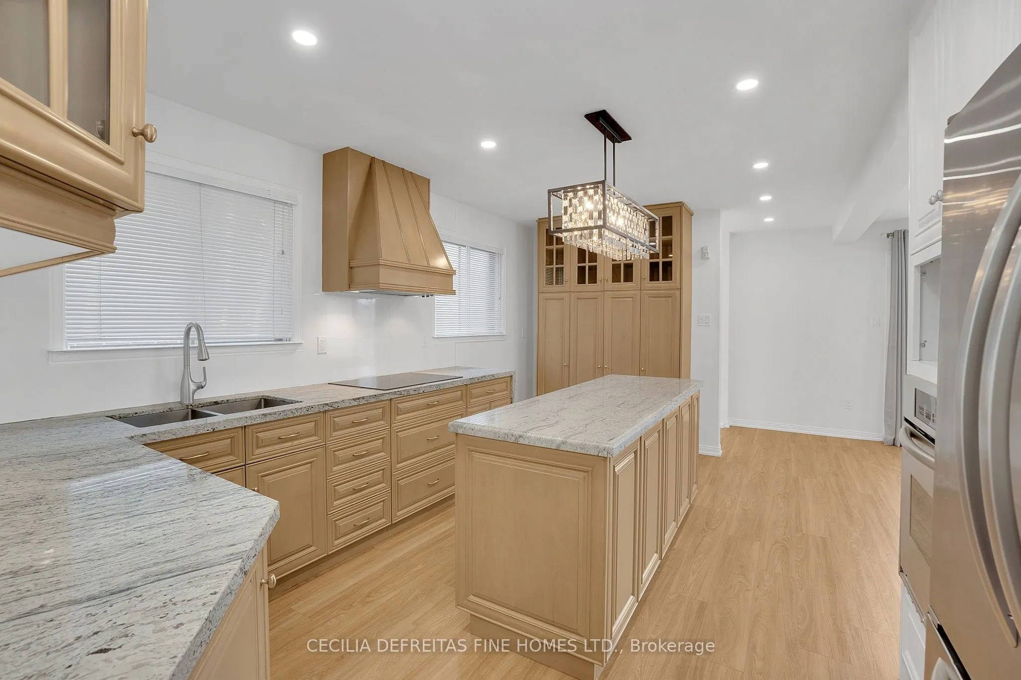 54 Ashburn Crescent, #UPPER
