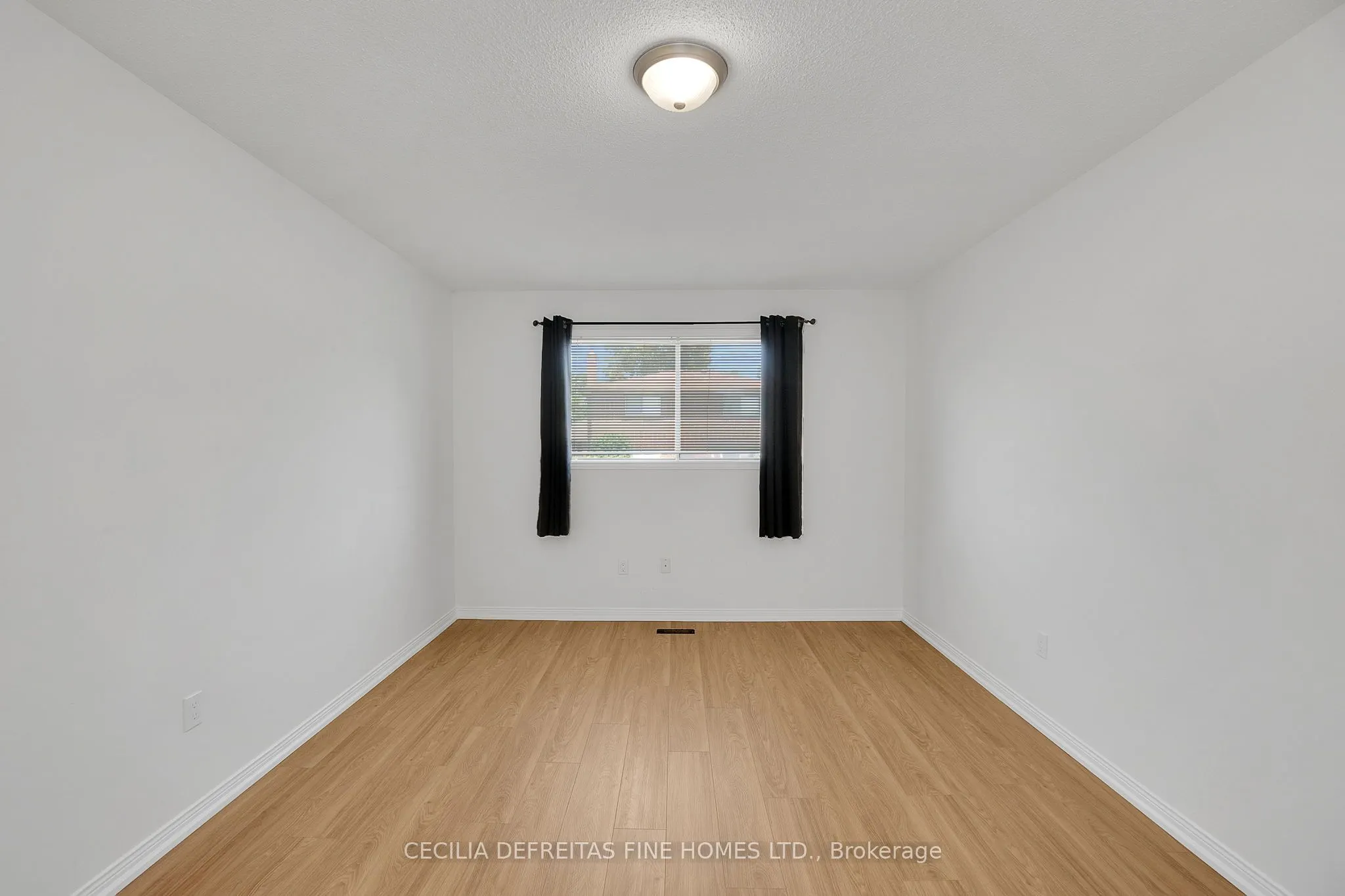 54 Ashburn Crescent, #UPPER