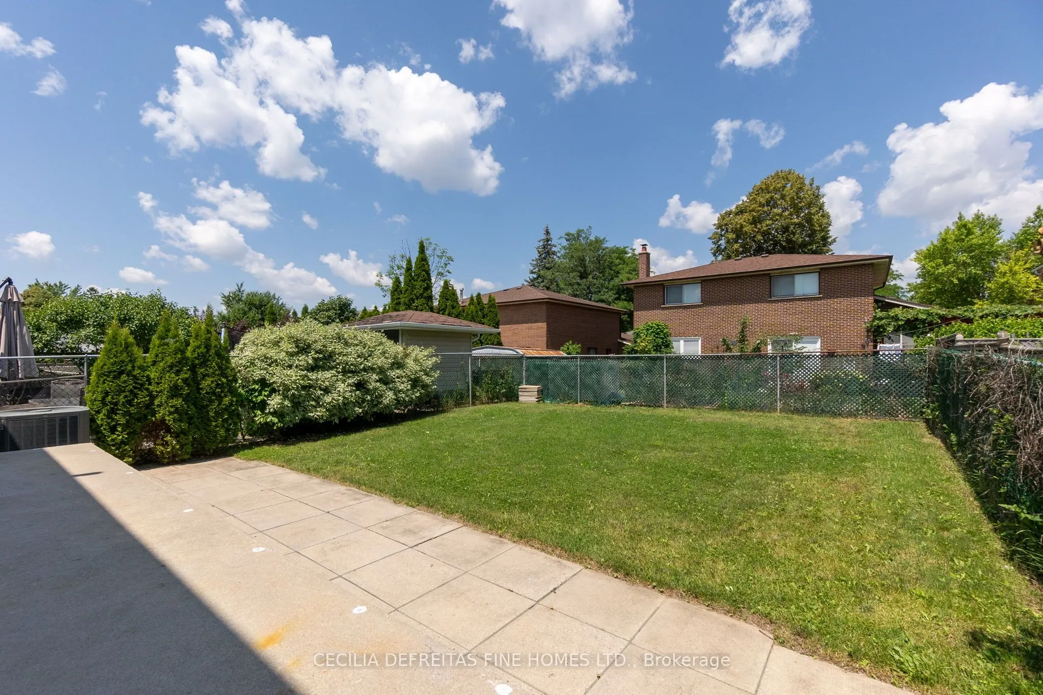 54 Ashburn Crescent, #UPPER