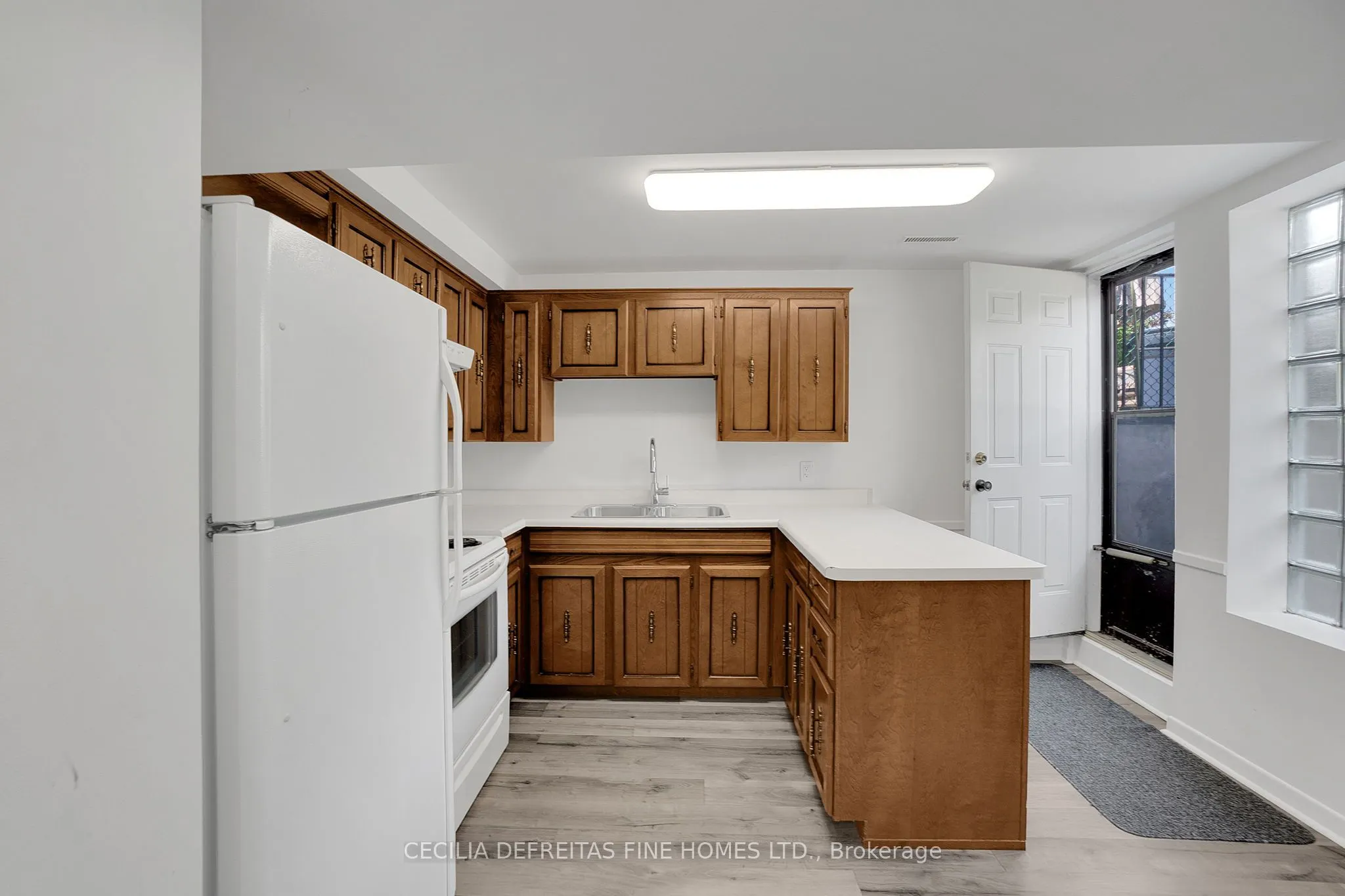 54 Ashburn Crescent, #LOWER