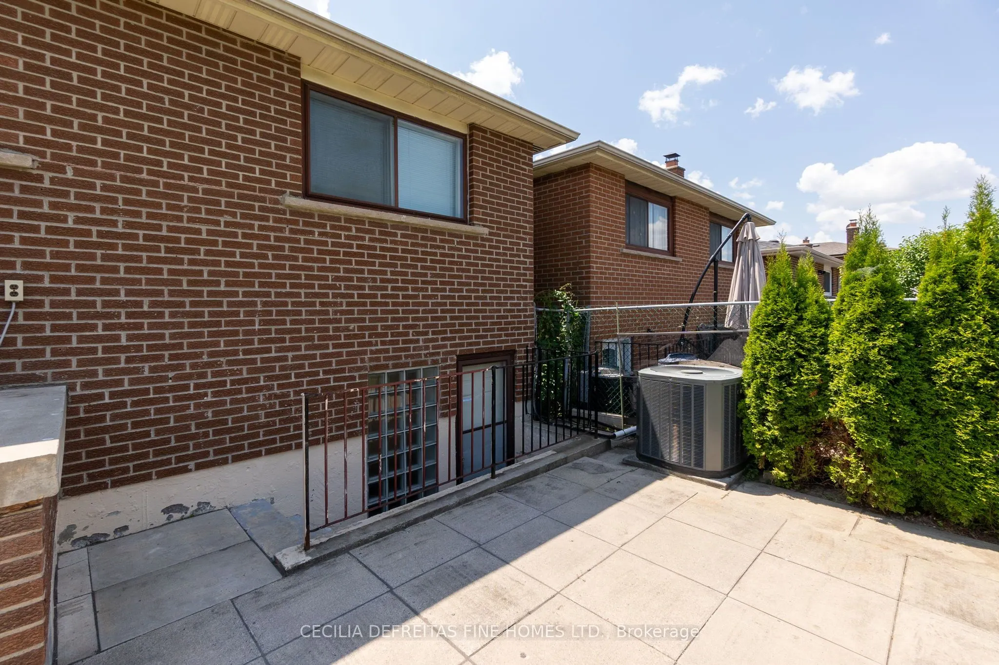 54 Ashburn Crescent, #LOWER